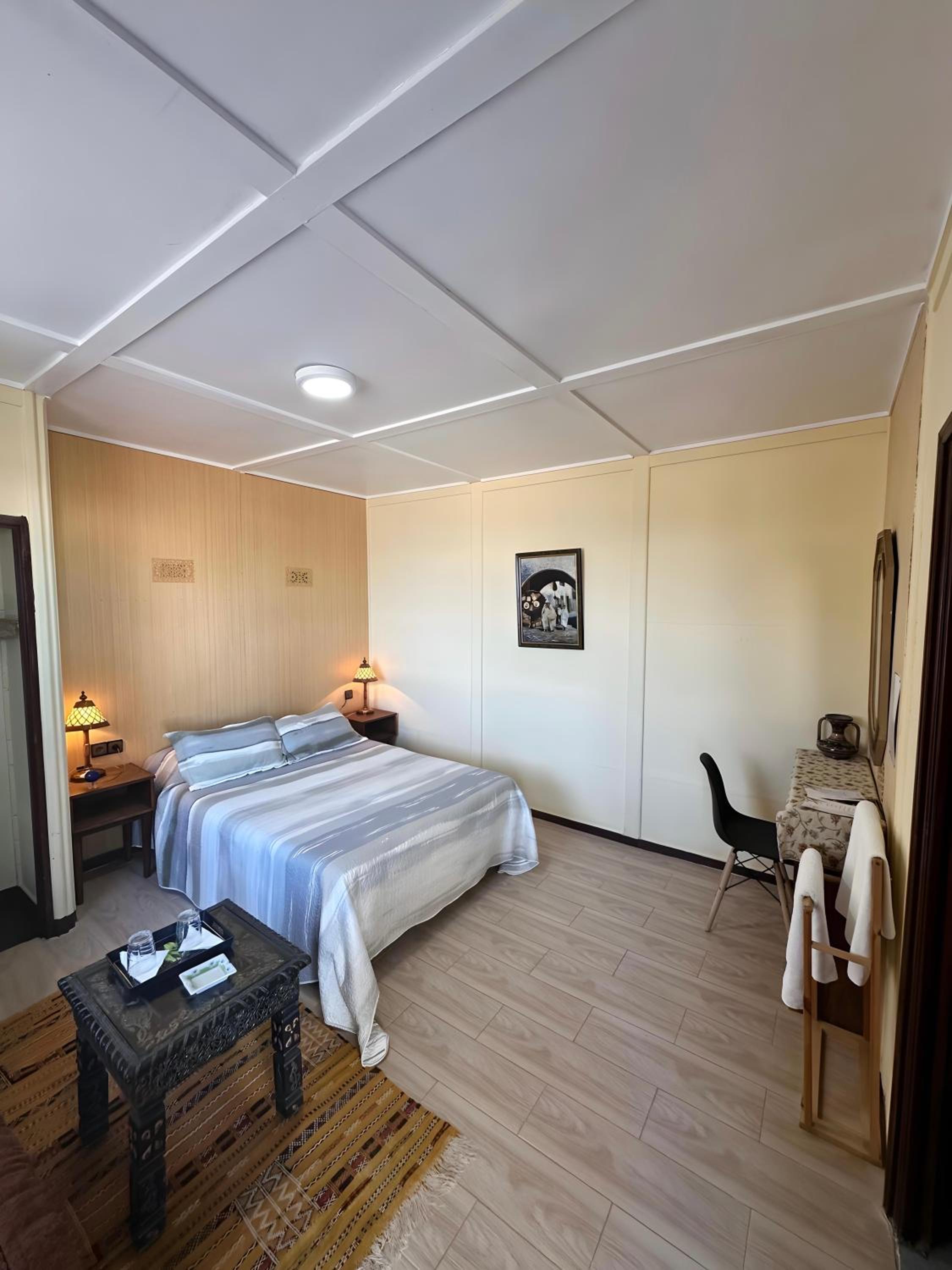 Double Room with Private Bathroom - Photo 4