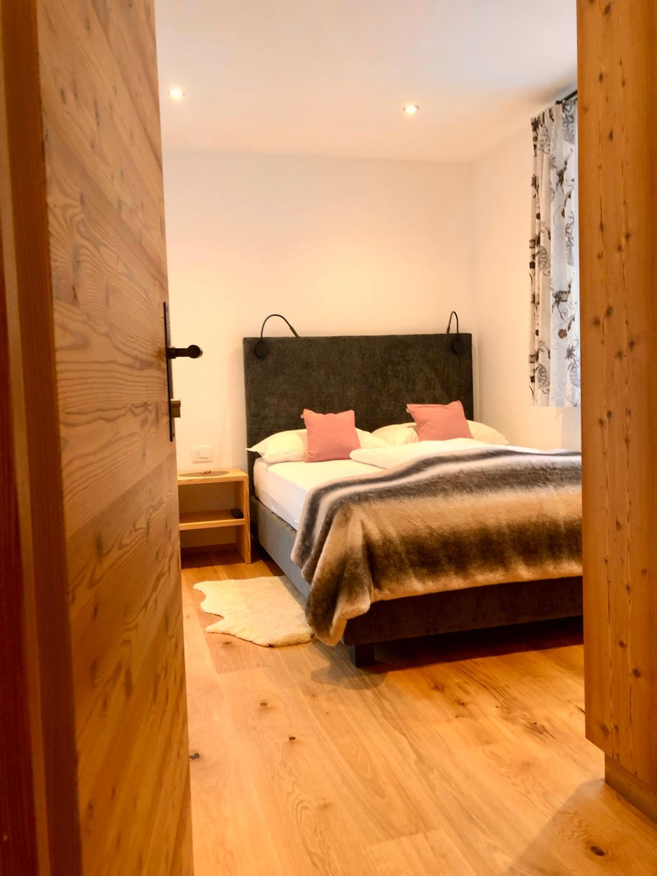 Deluxe Double Room with Extra Bed photo 1