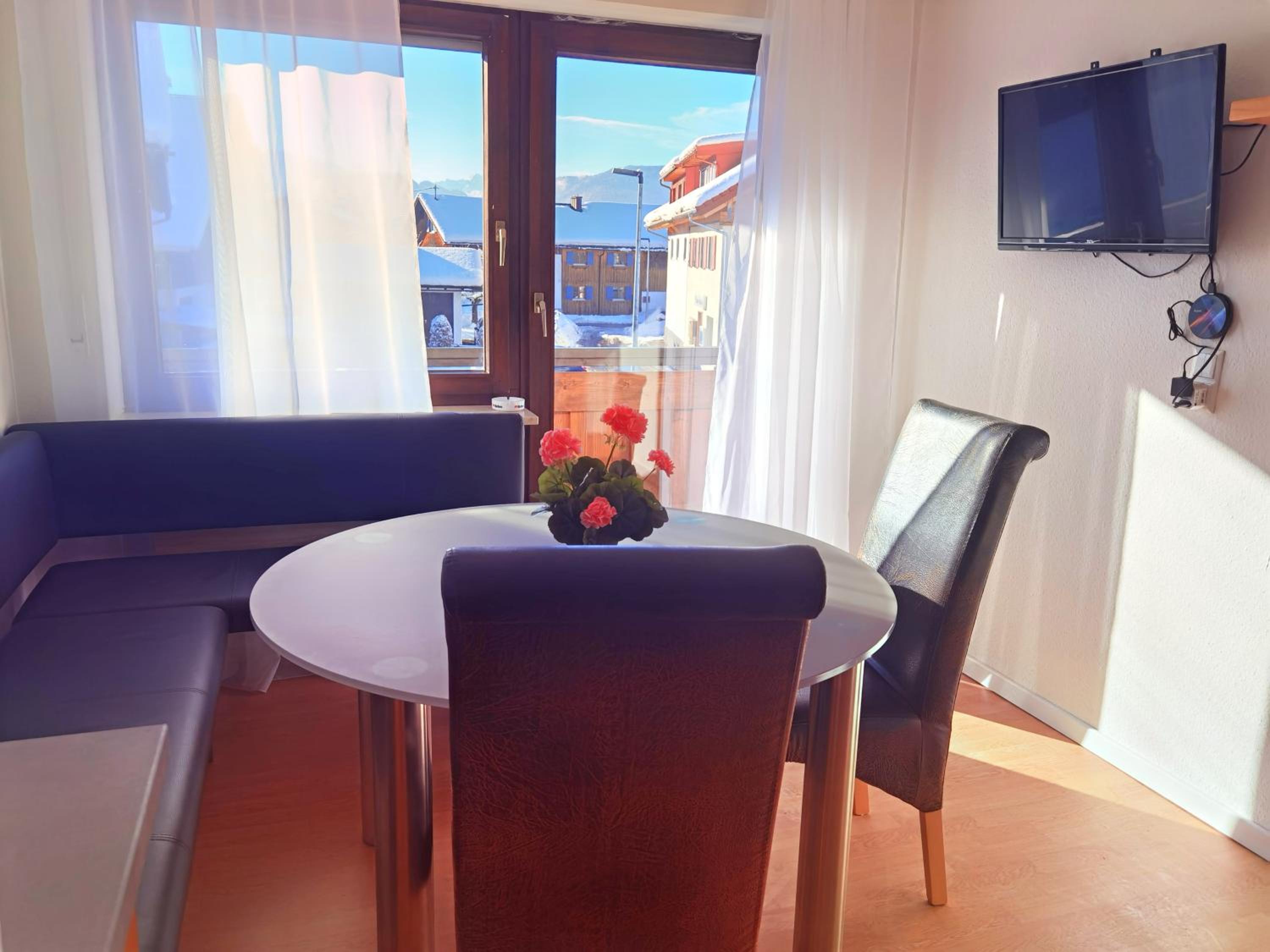 Apartment with View and Balcony photo 2