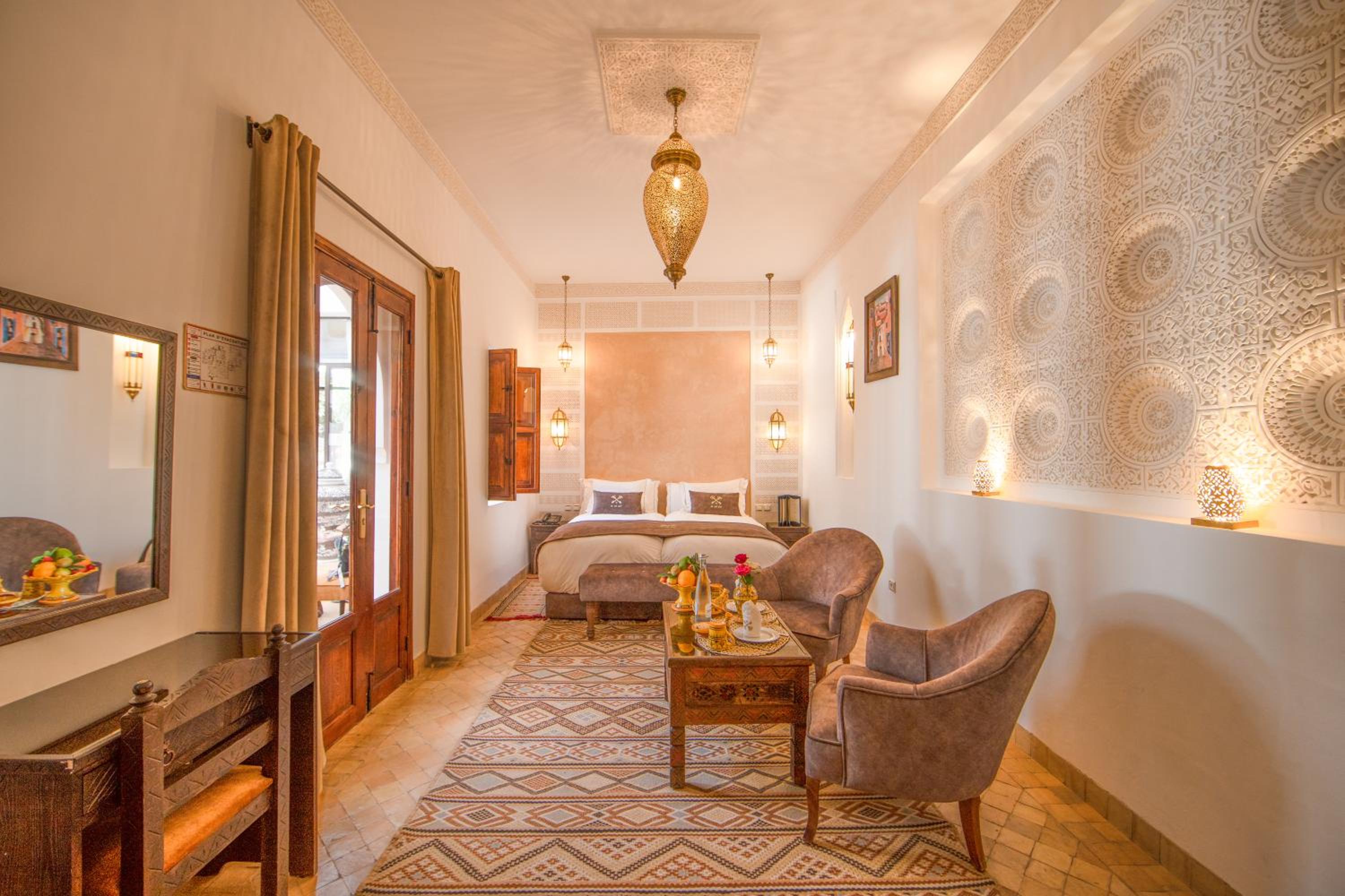 Deluxe Suite - Photo 13