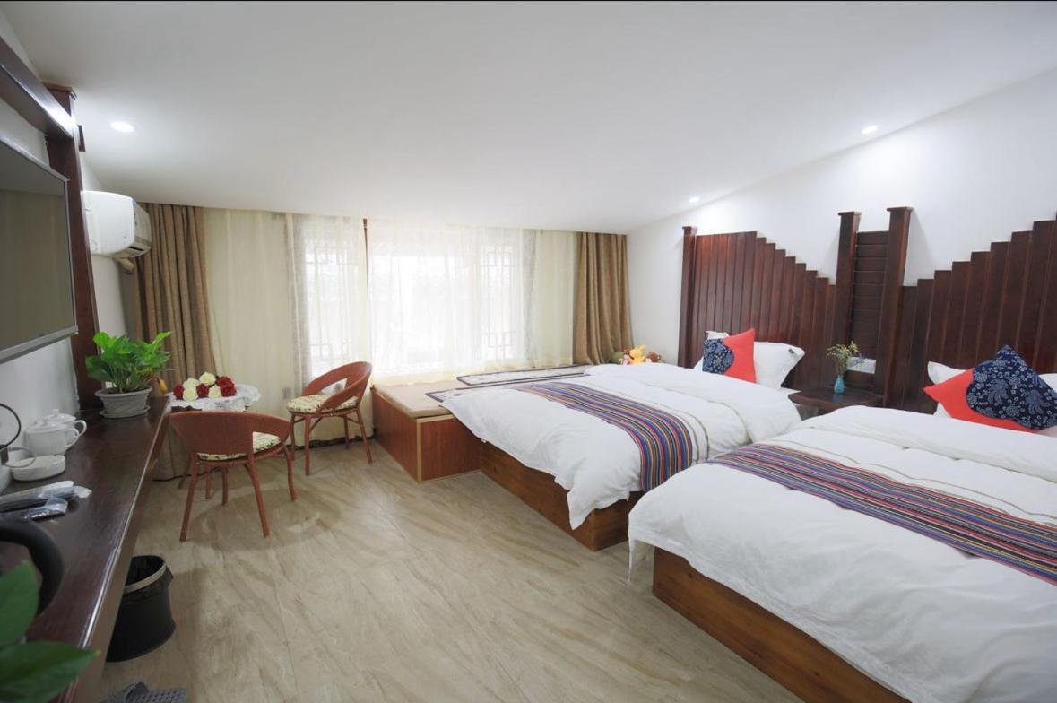 Twin Room with Private Bathroom photo 2