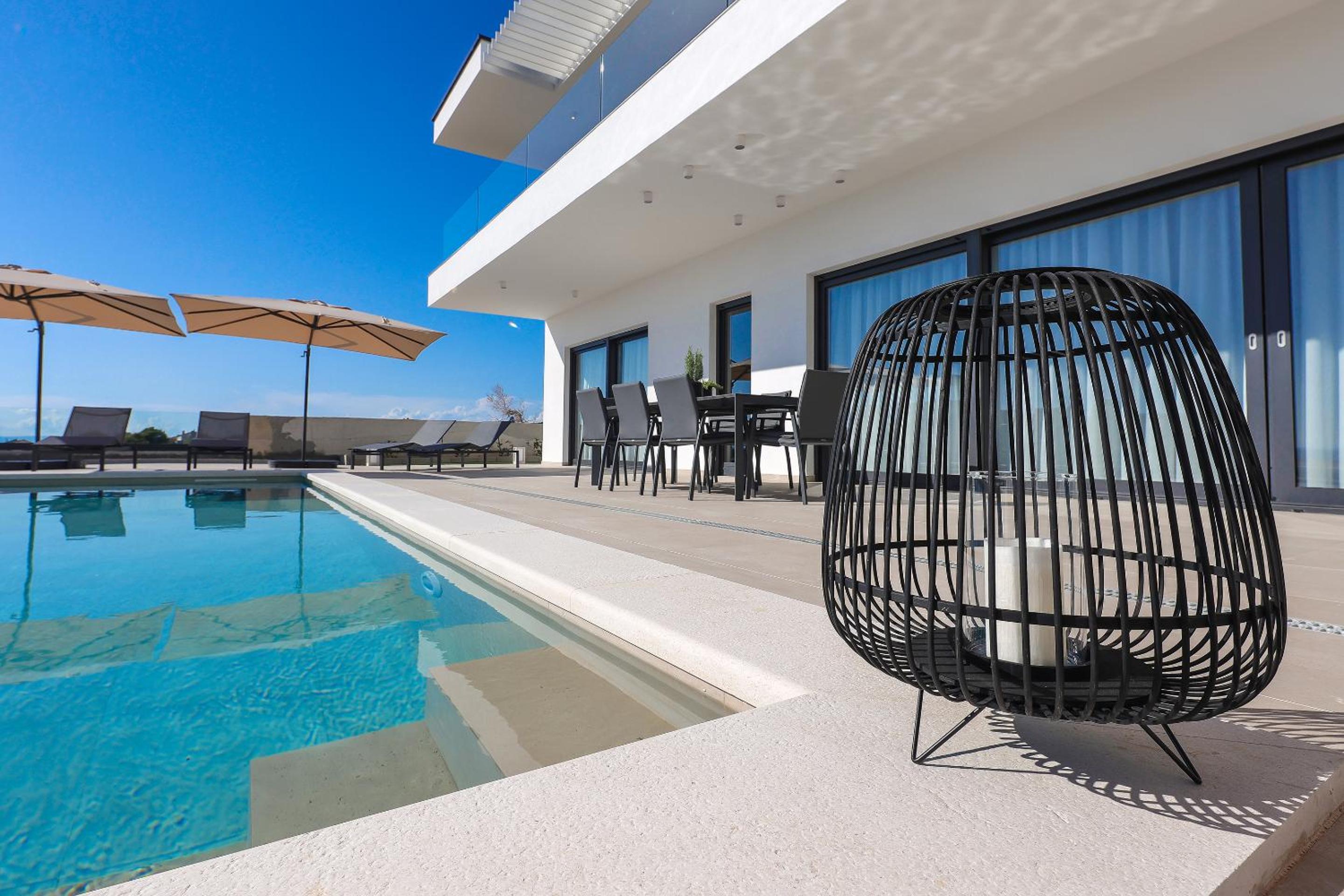 Villa photo 2