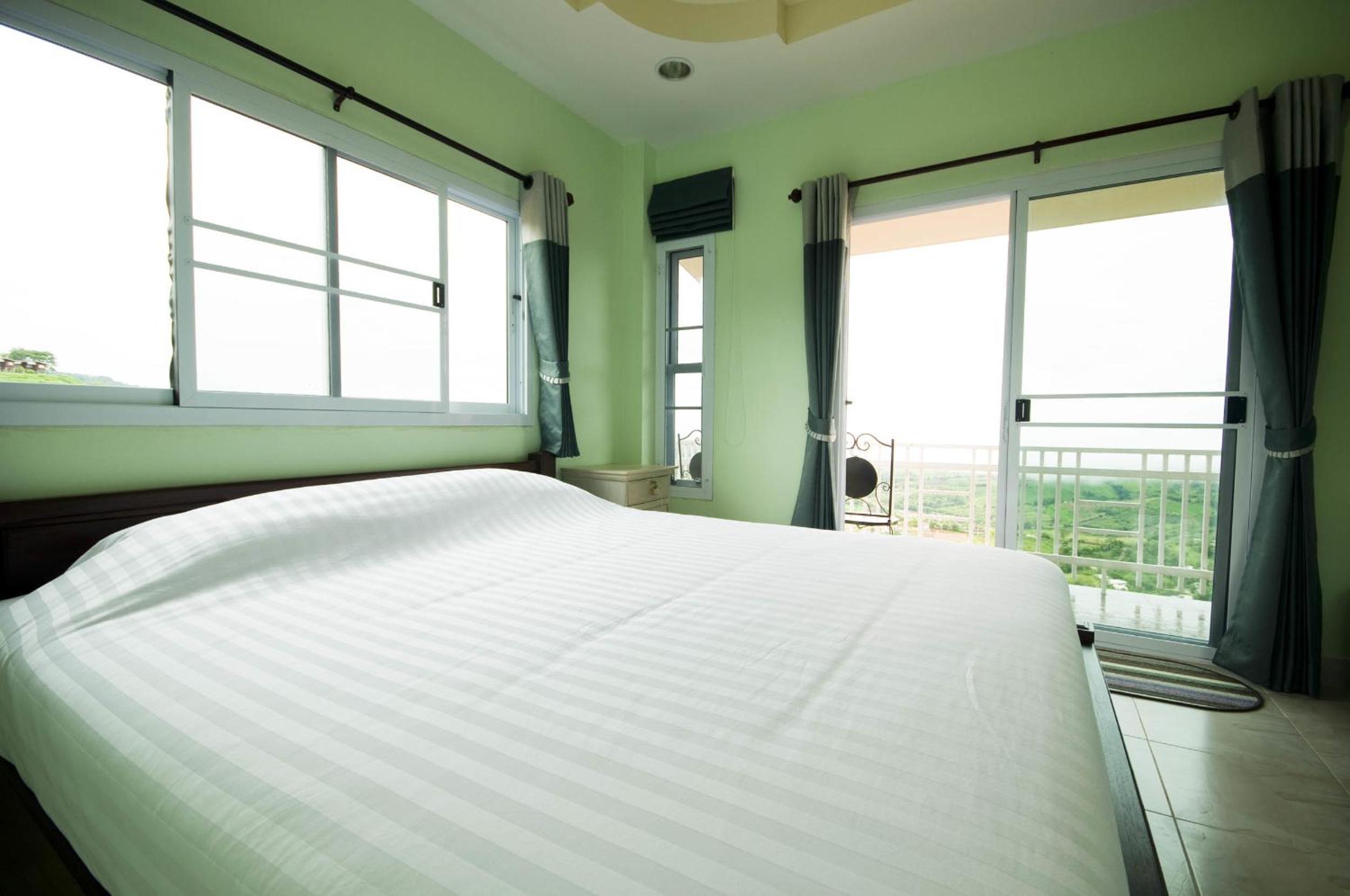 Double Room with Mountain View - Photo 11