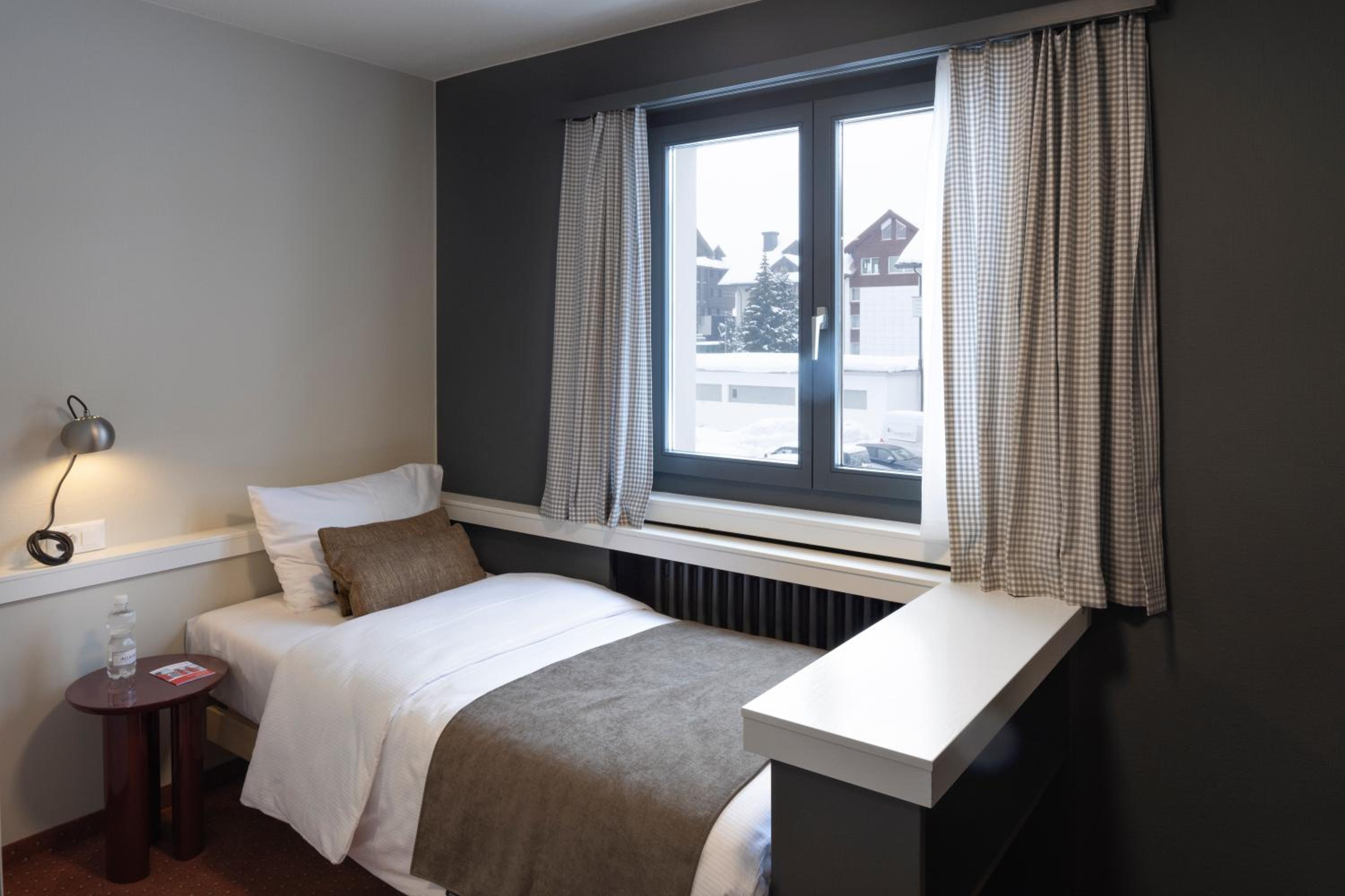 Single Room With Private Bathroom photo 3