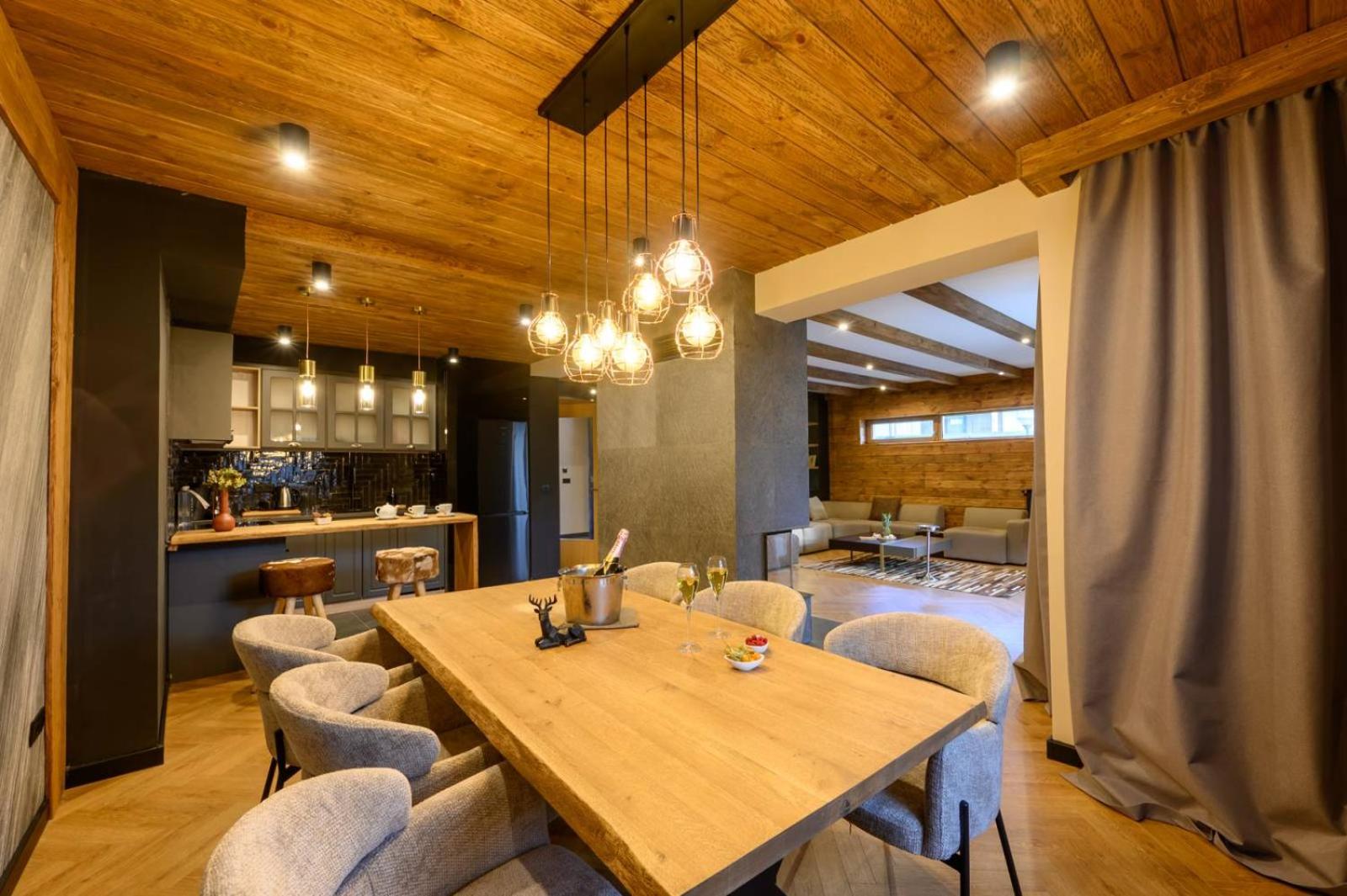 Three-Bedroom Villa - Photo 4