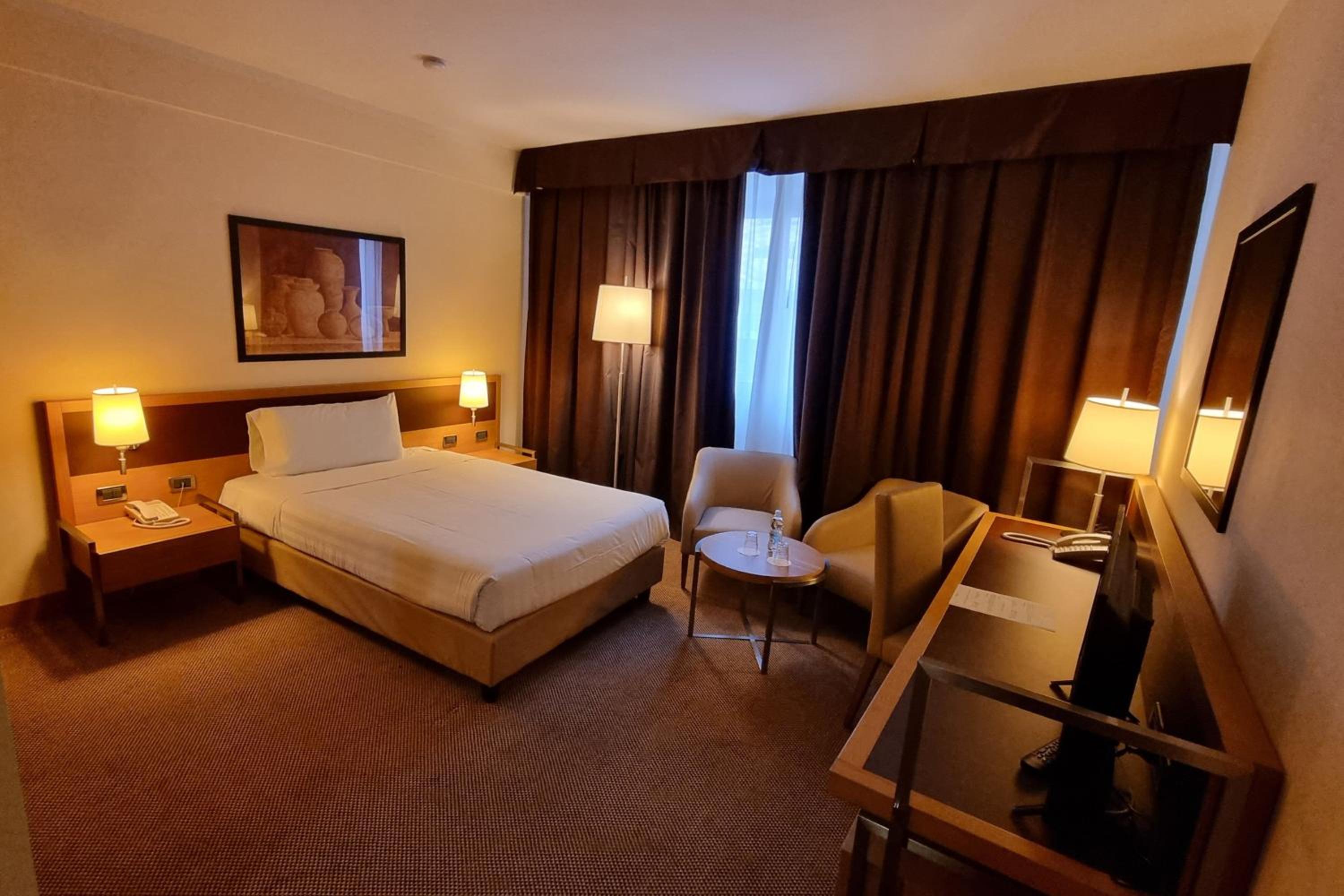 Double Room with French Bed - Photo 1