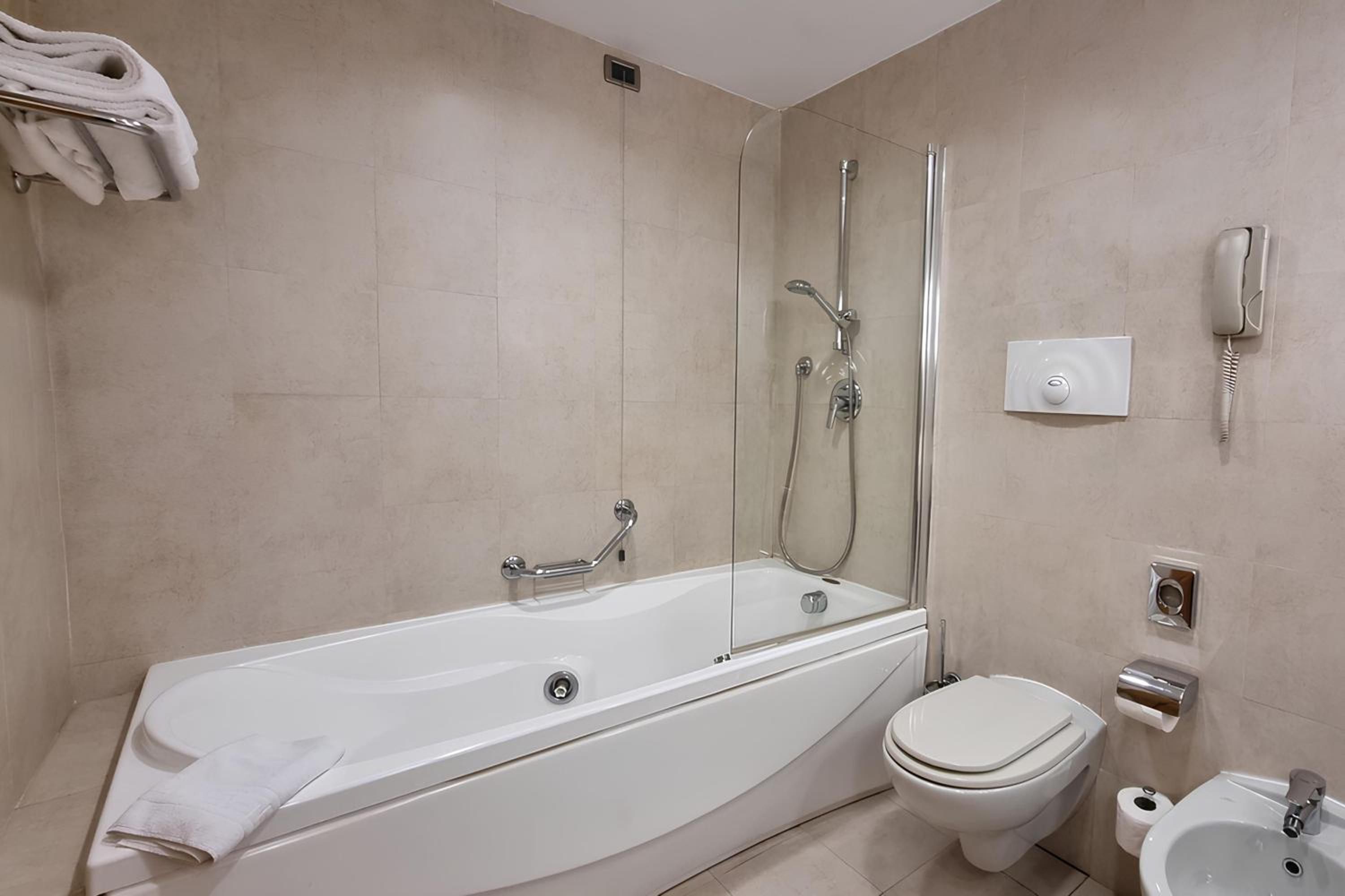 Junior King Suite - Photo 2