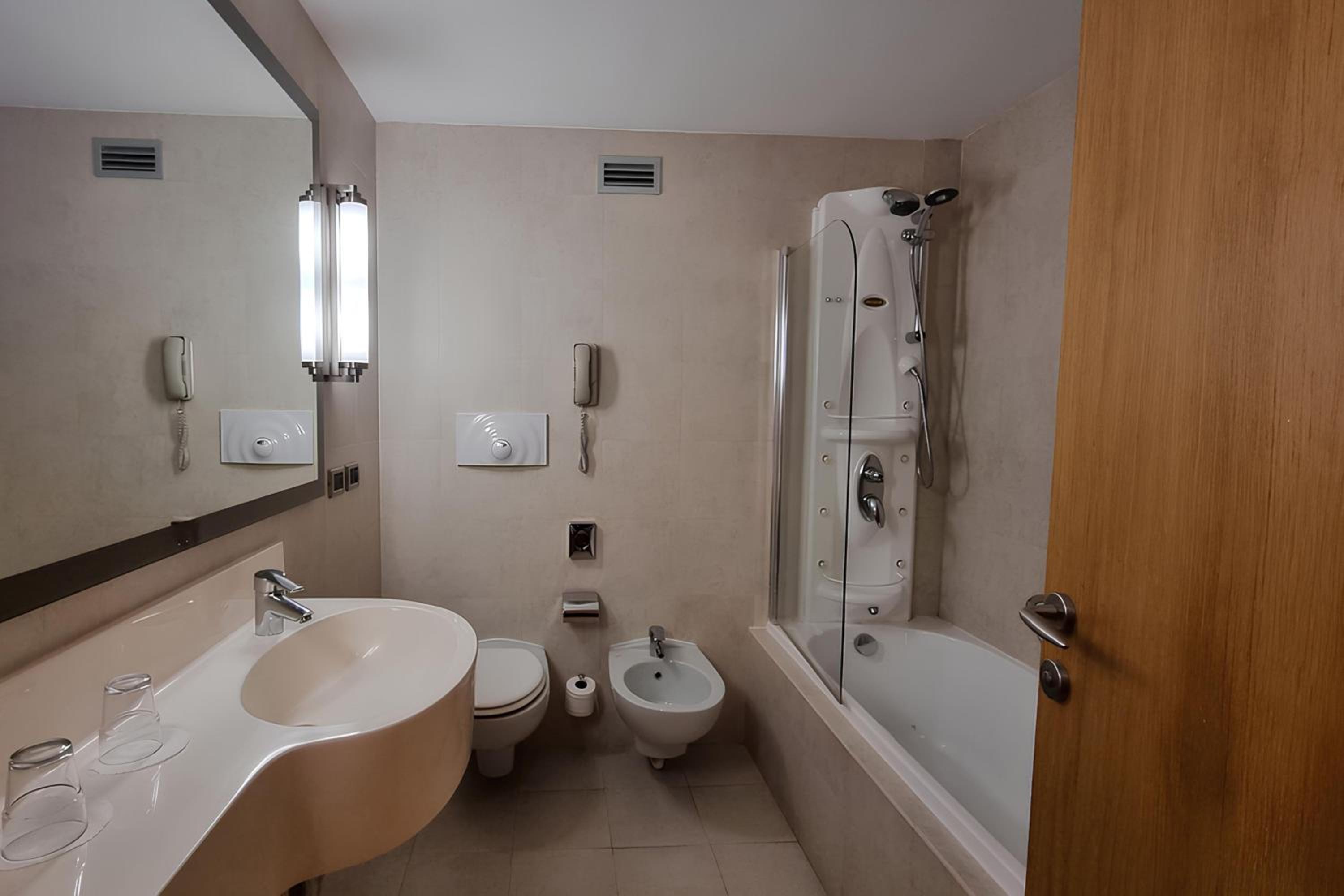 Superior Twin Room - Photo 2