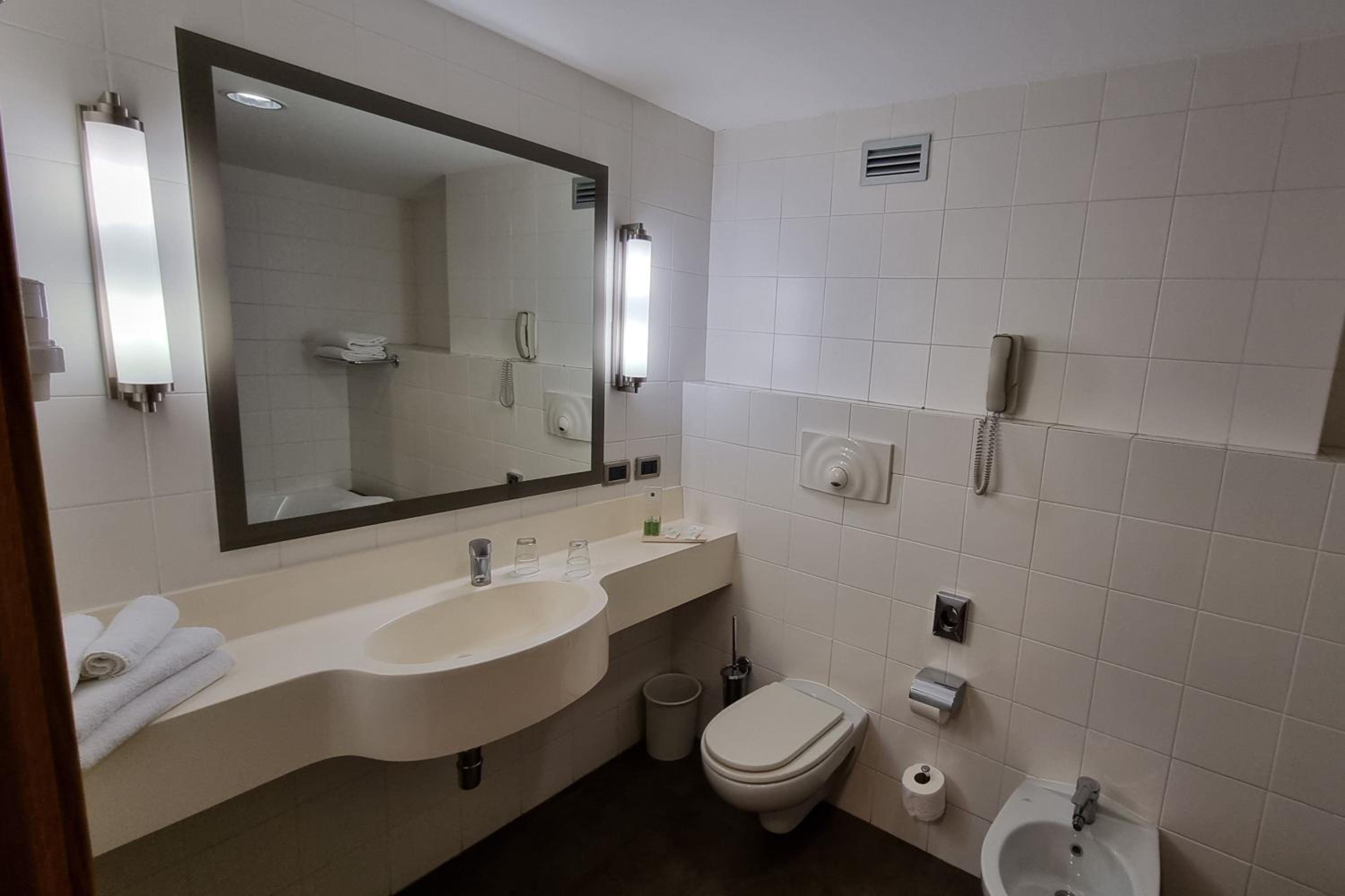 Standard Double Room with Two Double Beds - French Beds - Photo 4