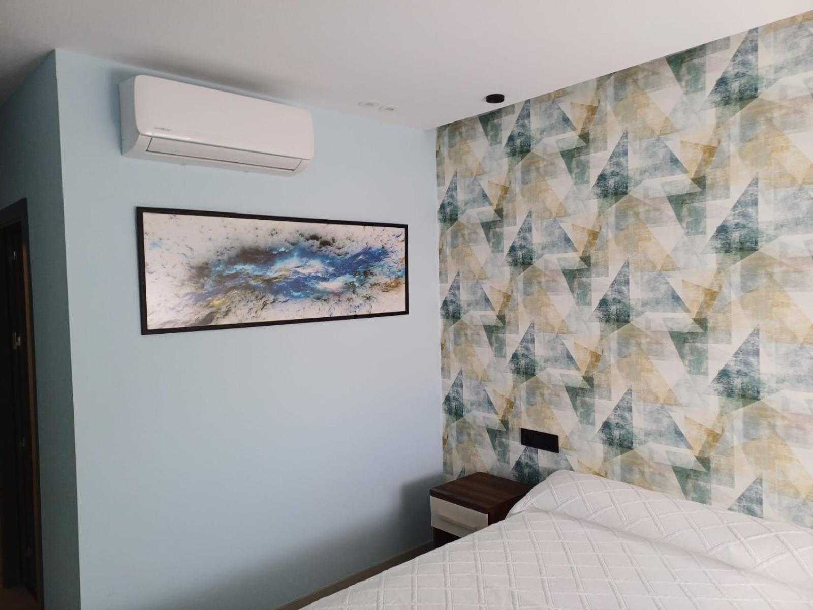 Deluxe King Room - Photo 3