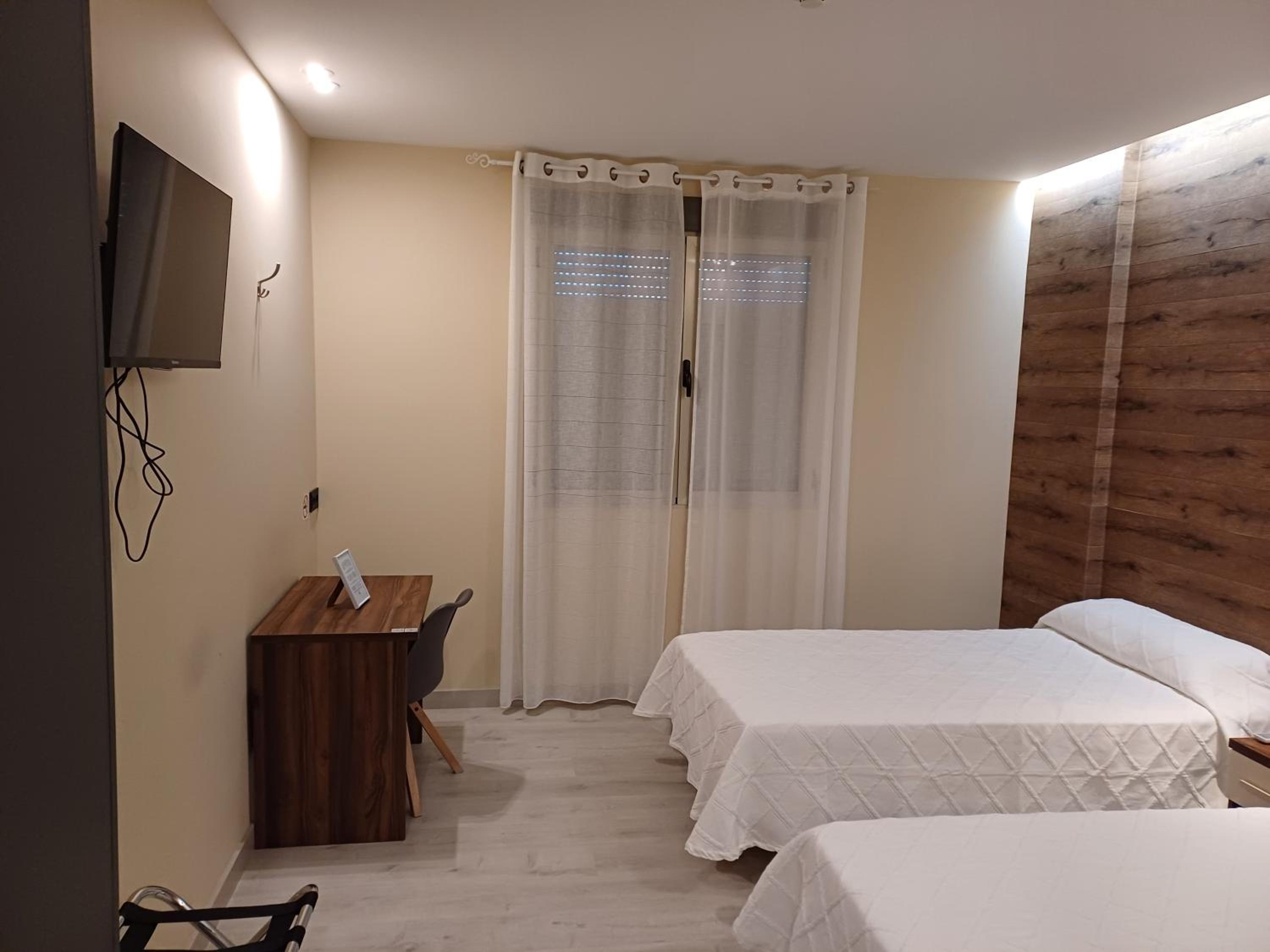 Twin Room - Photo 1