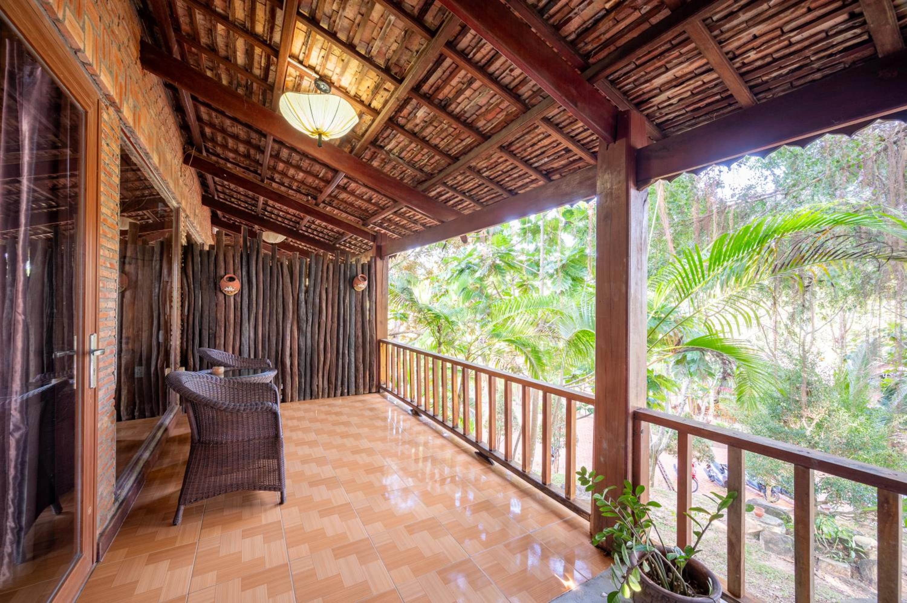 Bungalow with Garden View photo 2