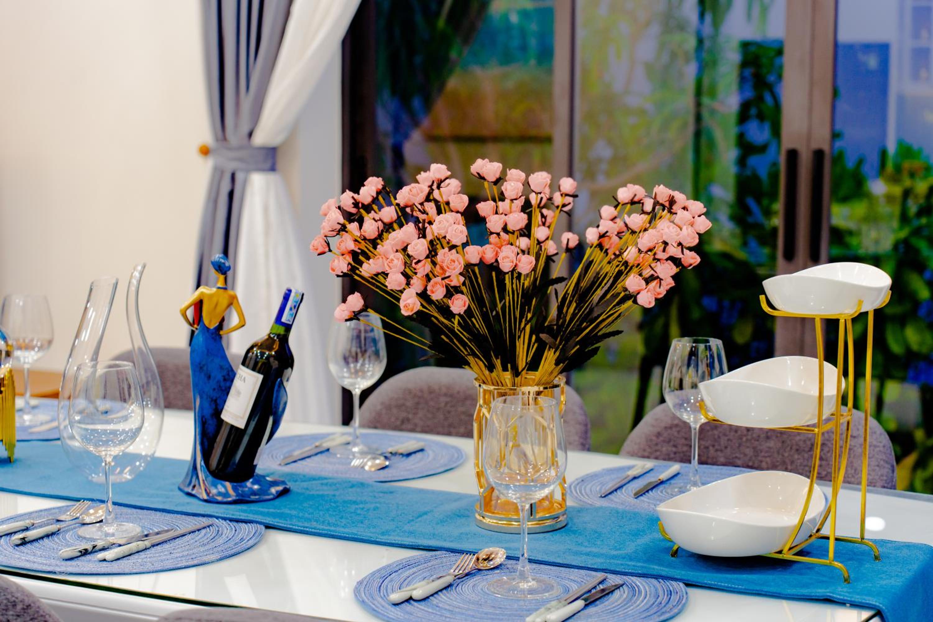 Three-Bedroom Villa - Photo 8