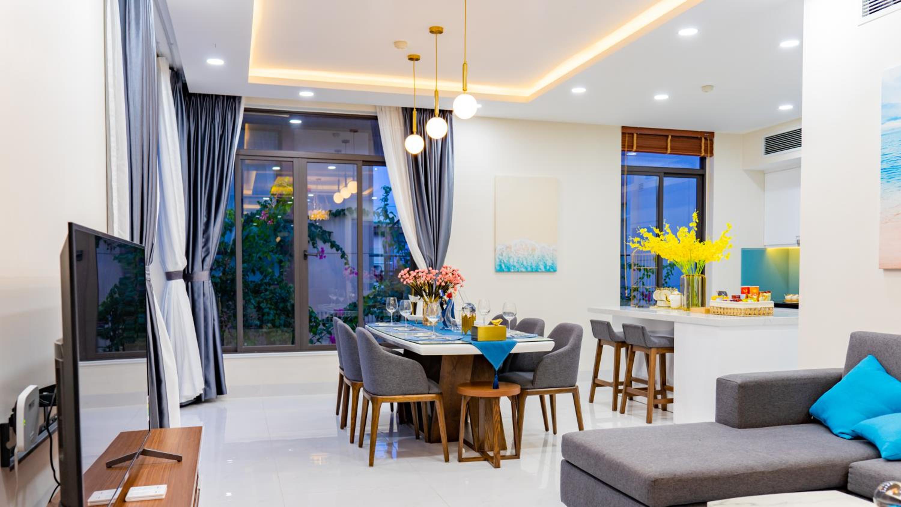 Three-Bedroom Villa - Photo 36