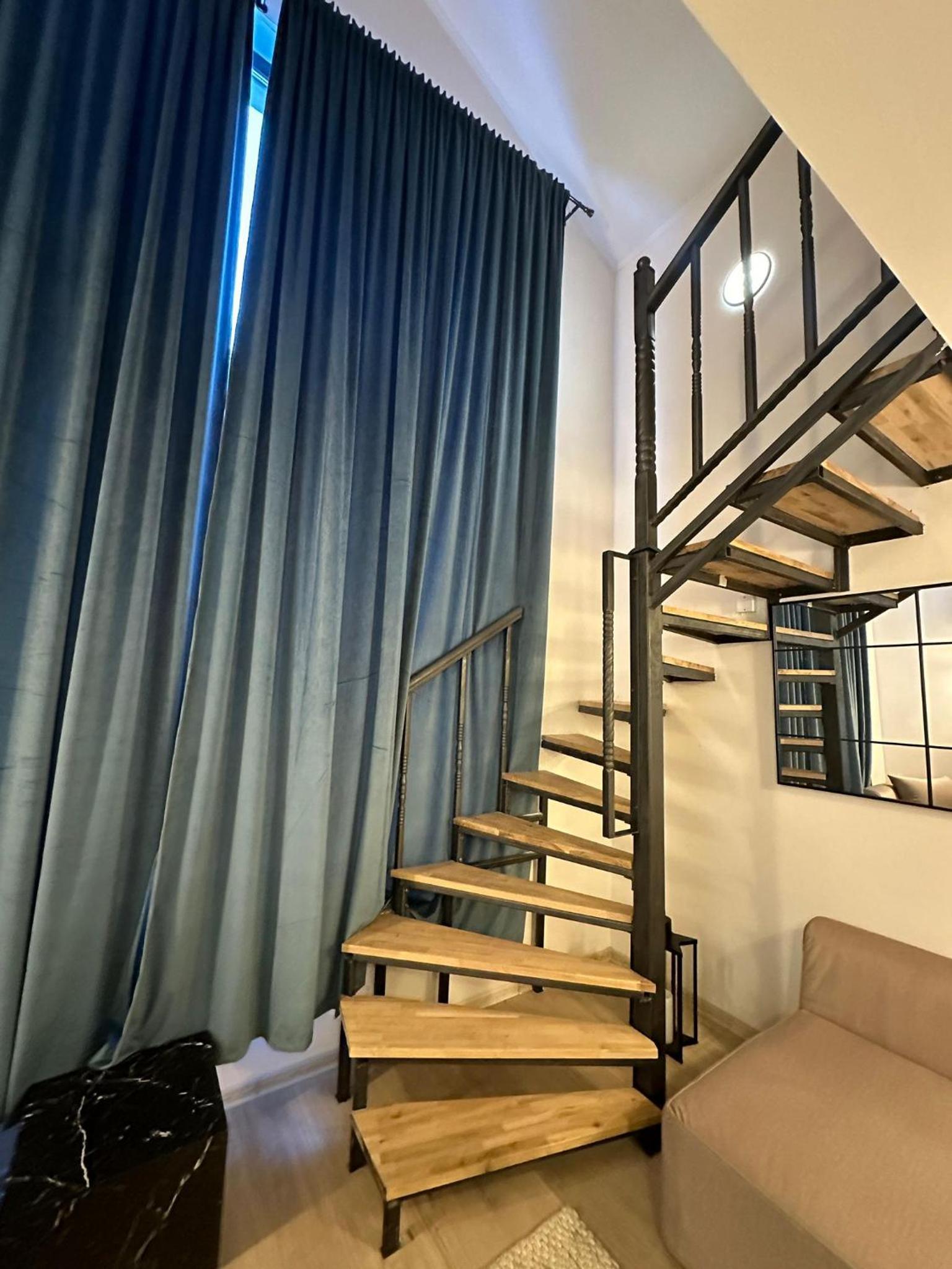 Apartment - Split Level photo 1