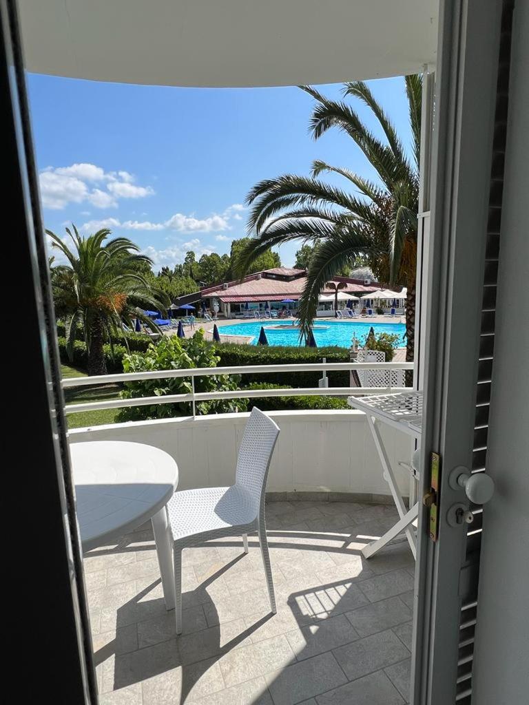 Apartment with Pool View  photo 3