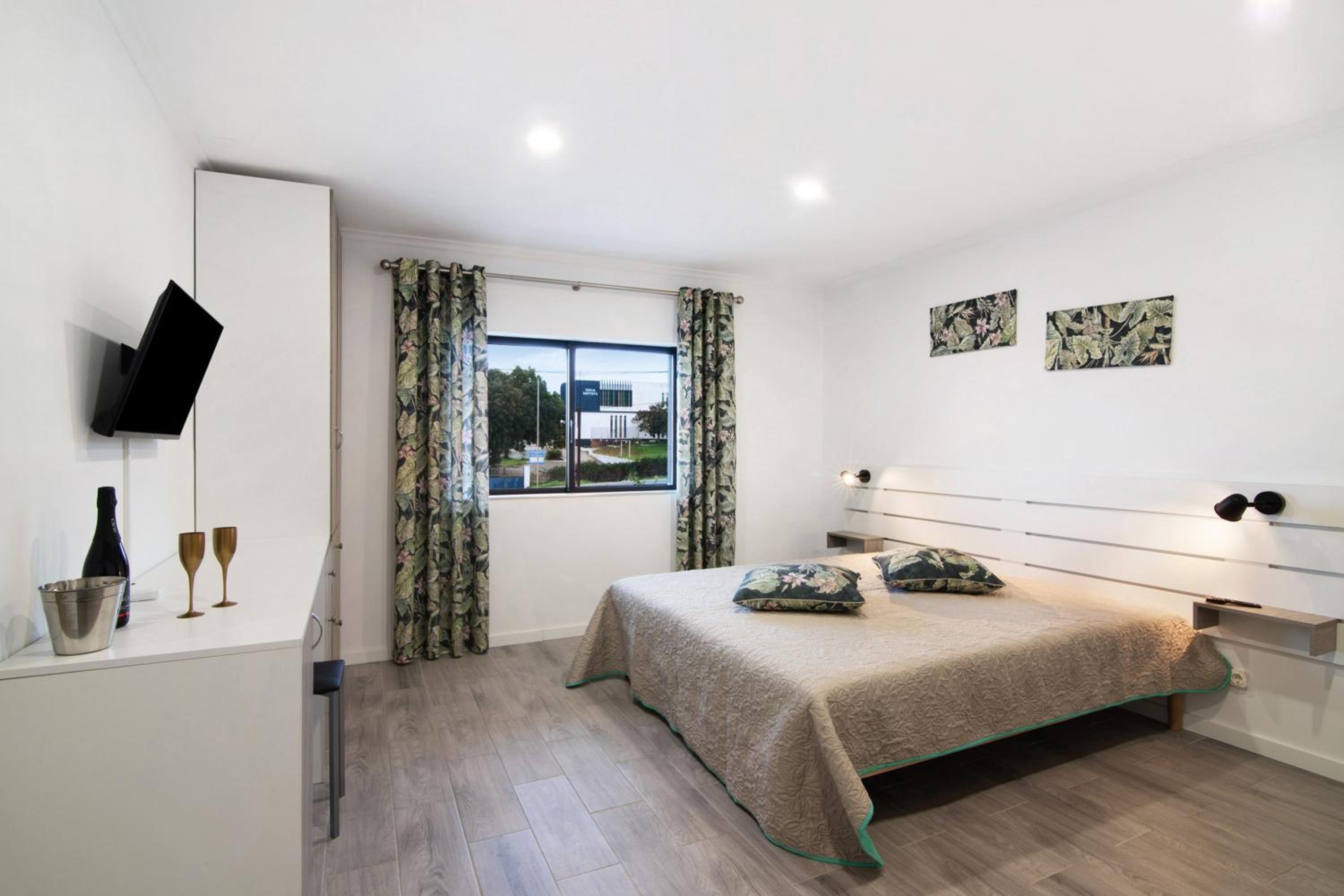 One-Bedroom Apartment with Garden