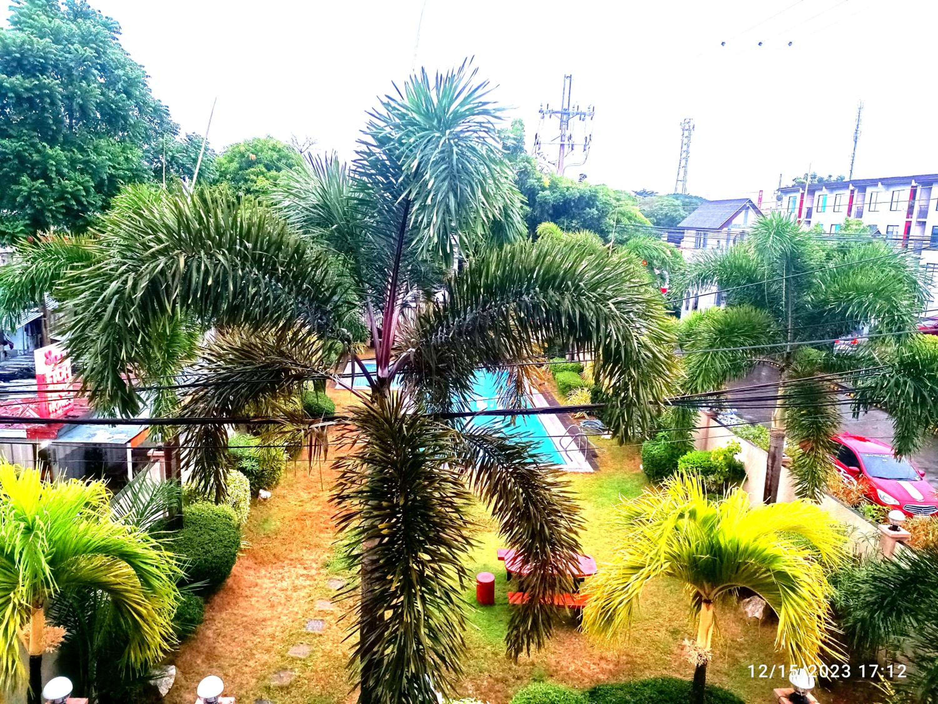 Apartment with Balcony photo 2