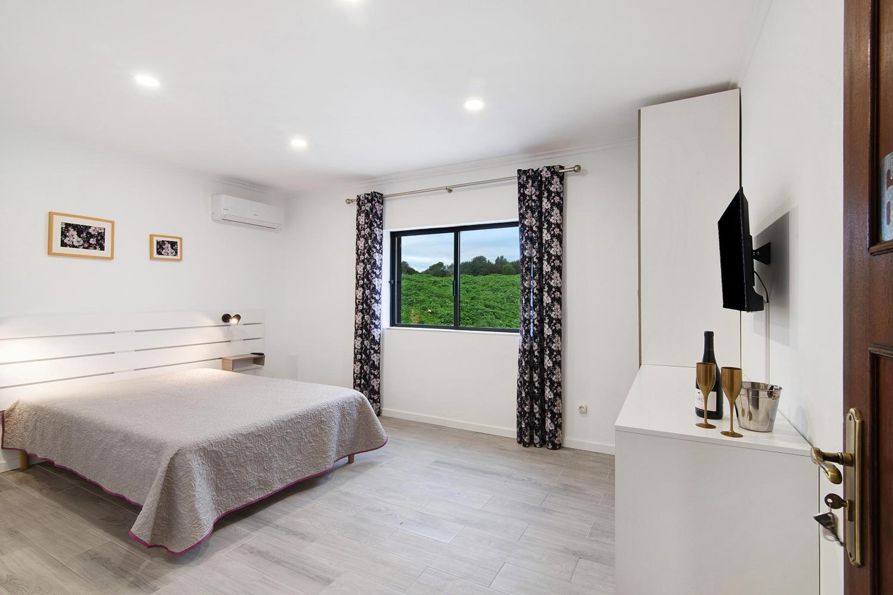 One-Bedroom Apartment with Garden