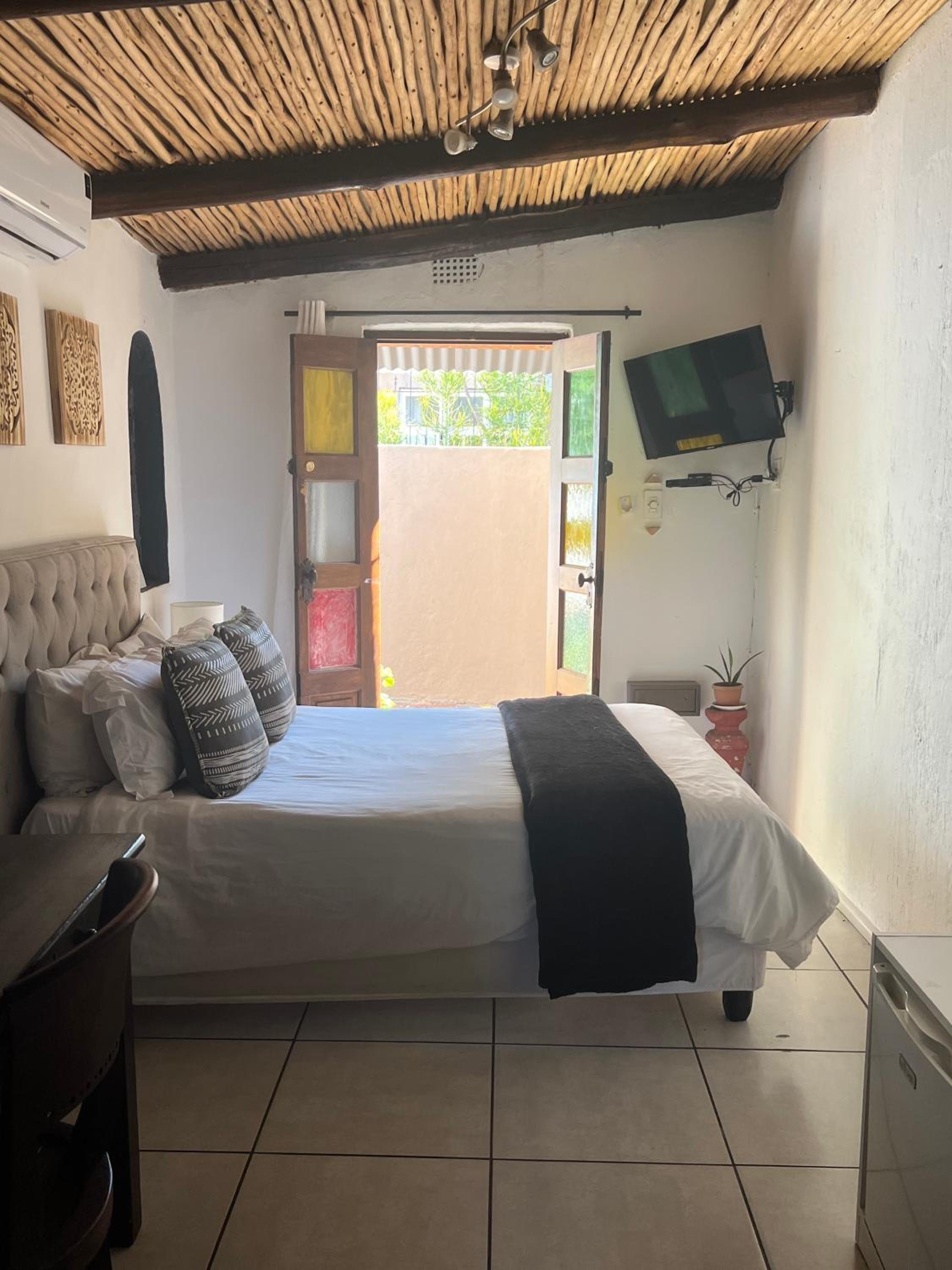 Budget Double Room photo 2