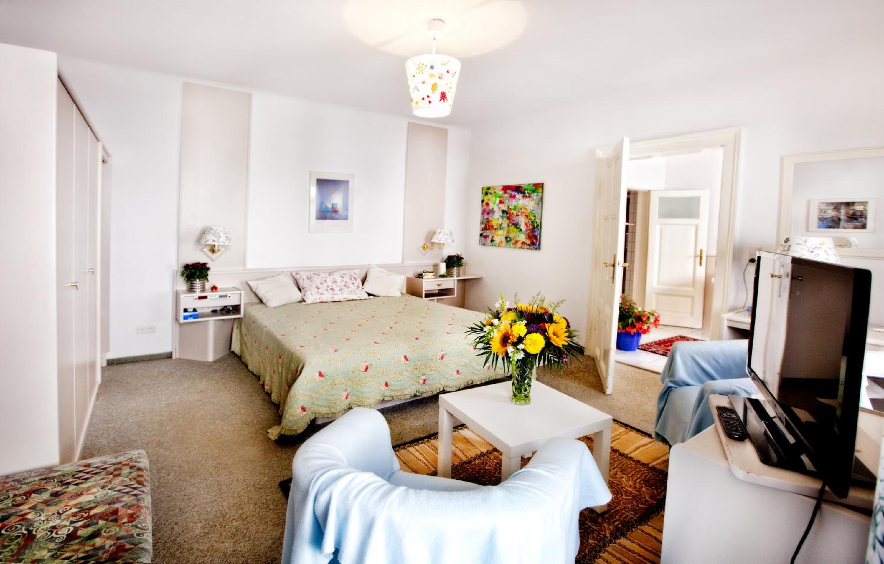 Apartment photo 1