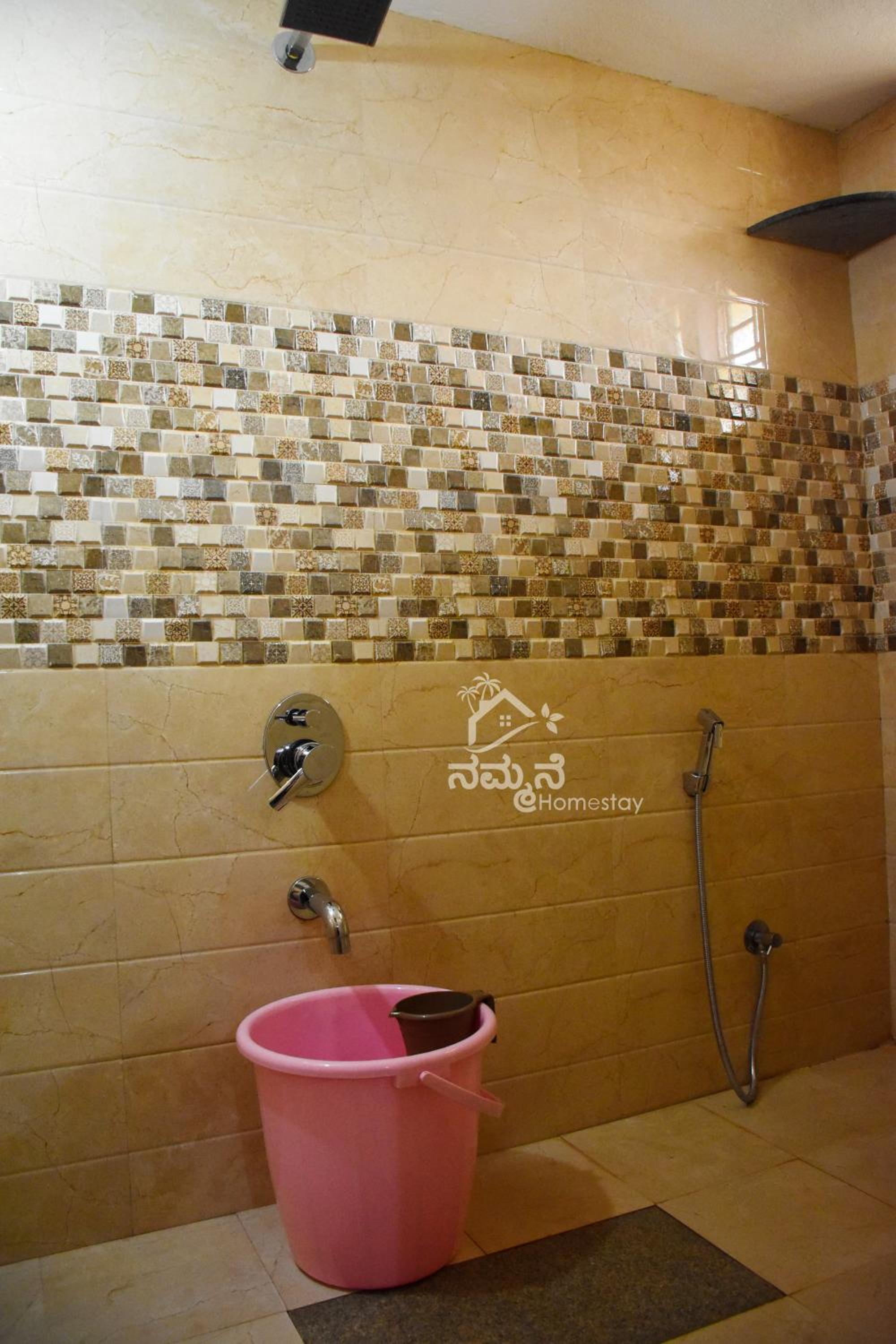 Deluxe Double Room (2 Adults + 1 Child) photo 2