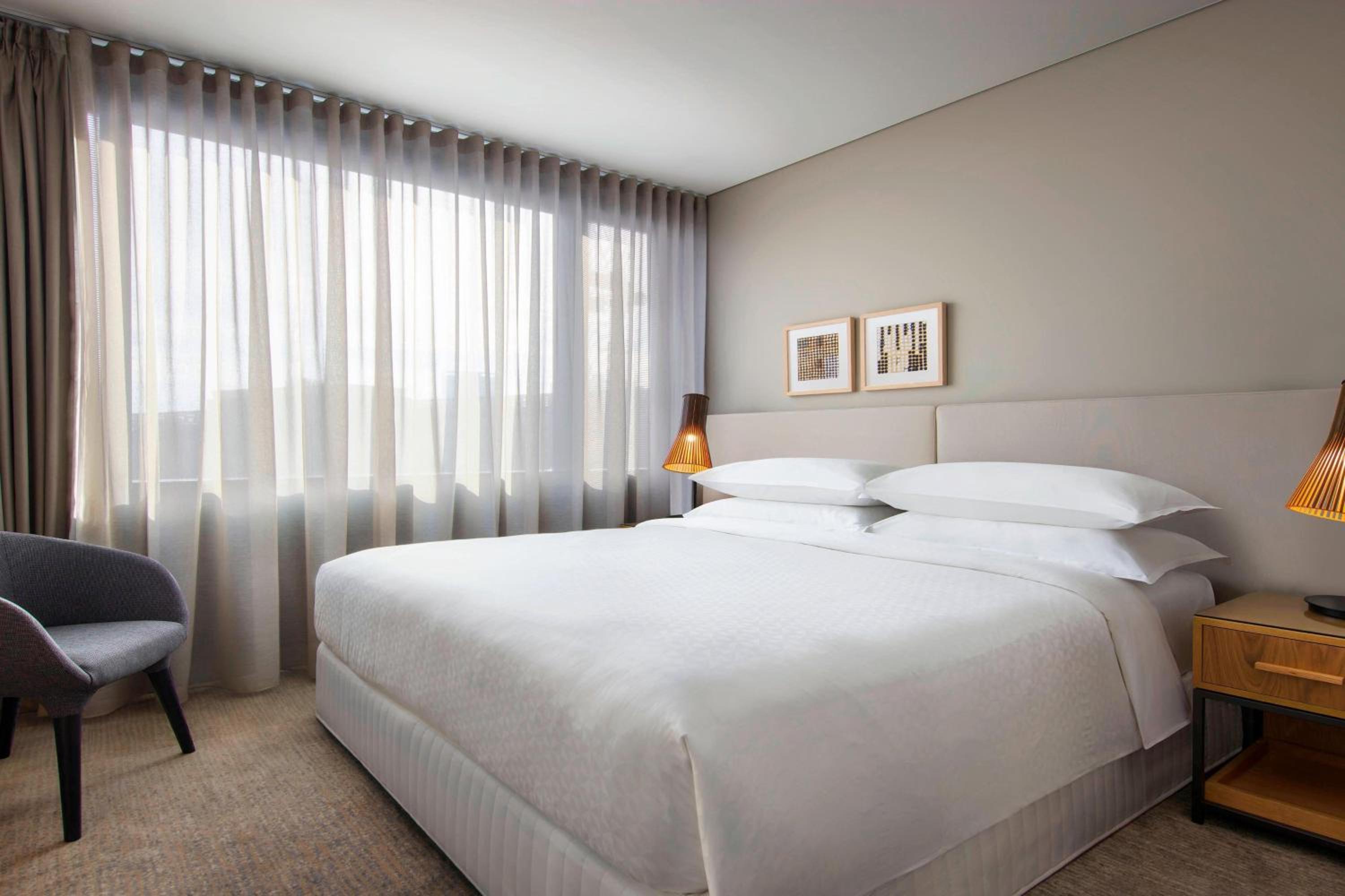 One-Bedroom Executive King Suite with Sofa Bed