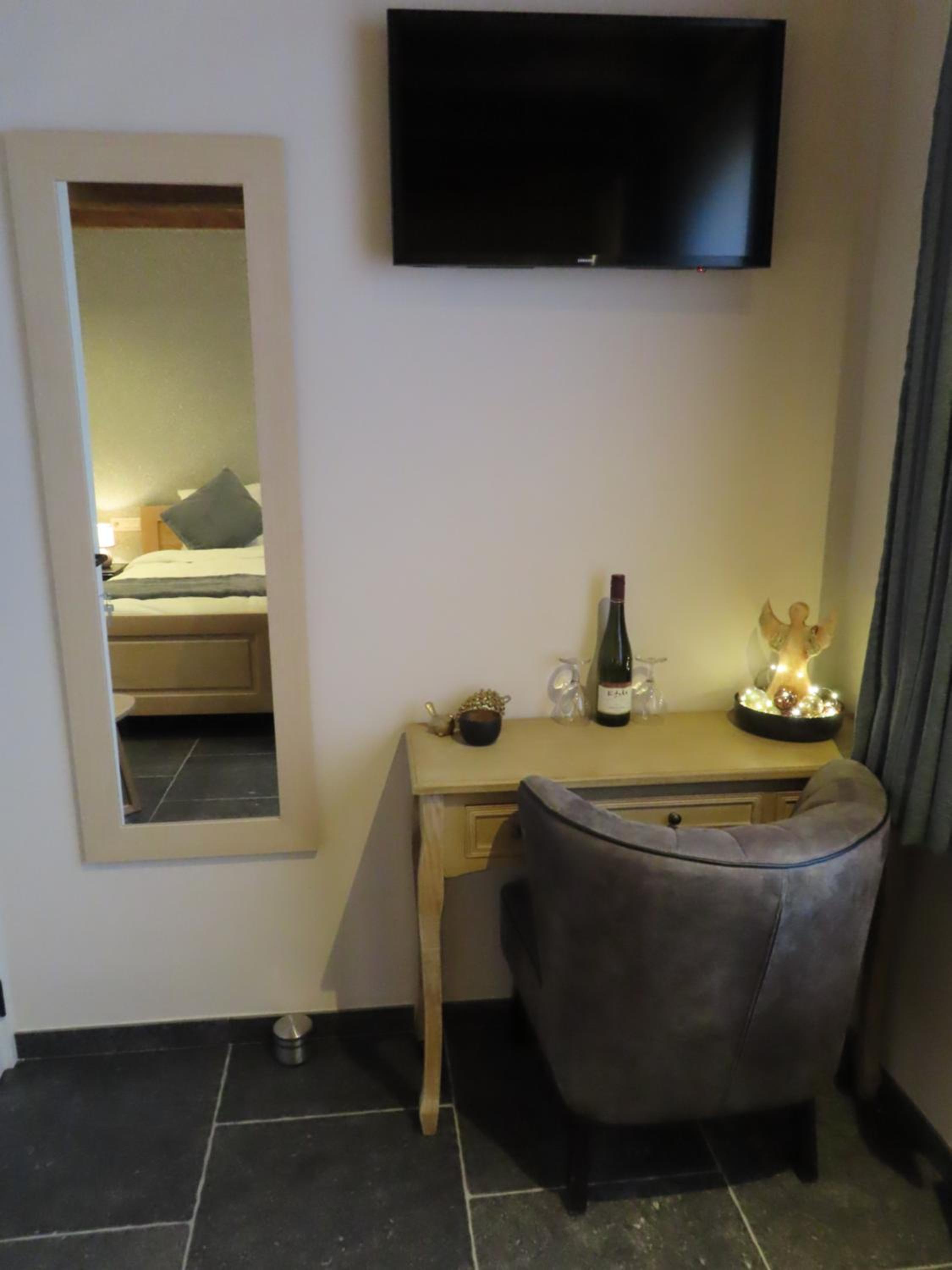Queen Room with Garden View photo 2