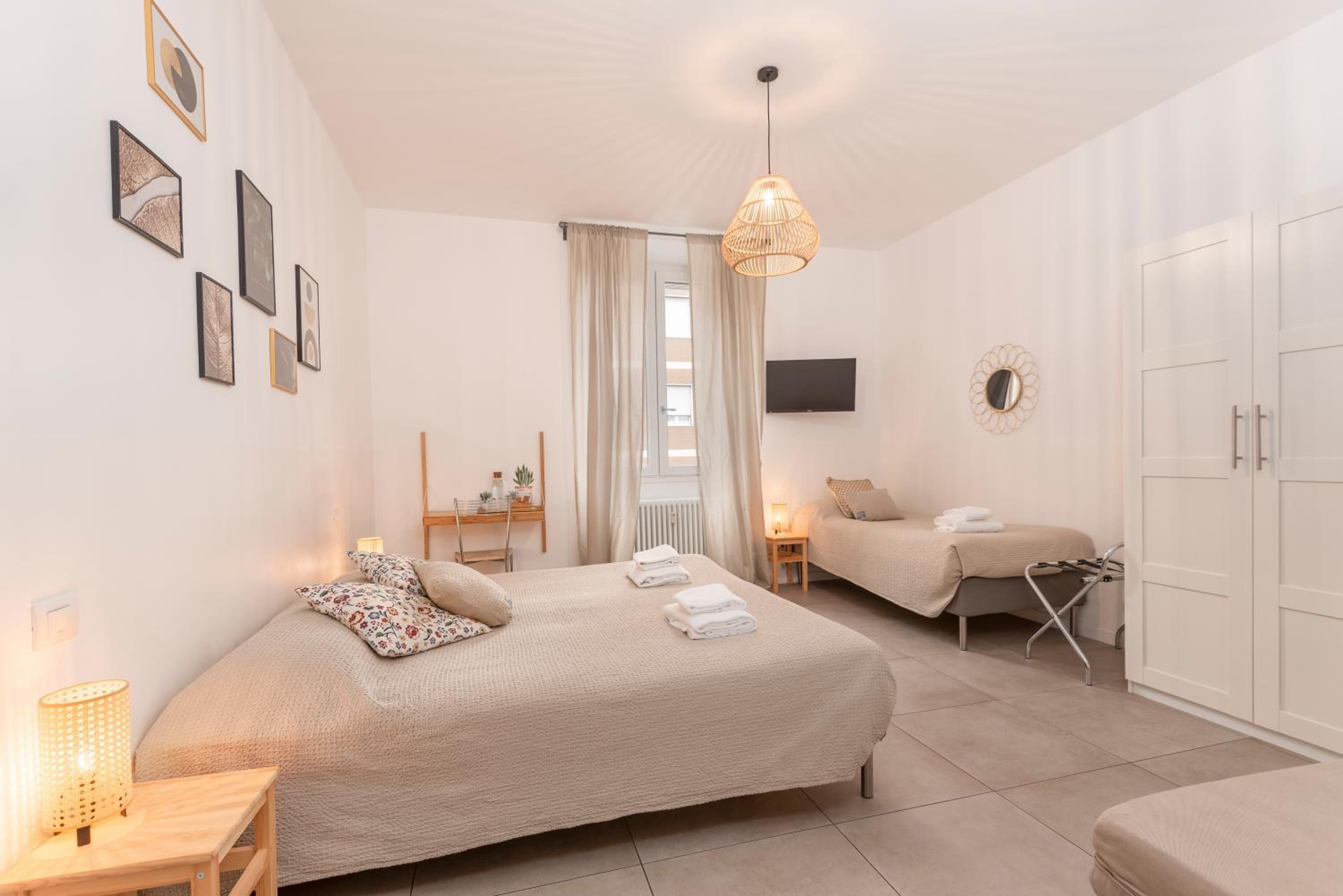 Quadruple Room with Private External Bathroom photo 1
