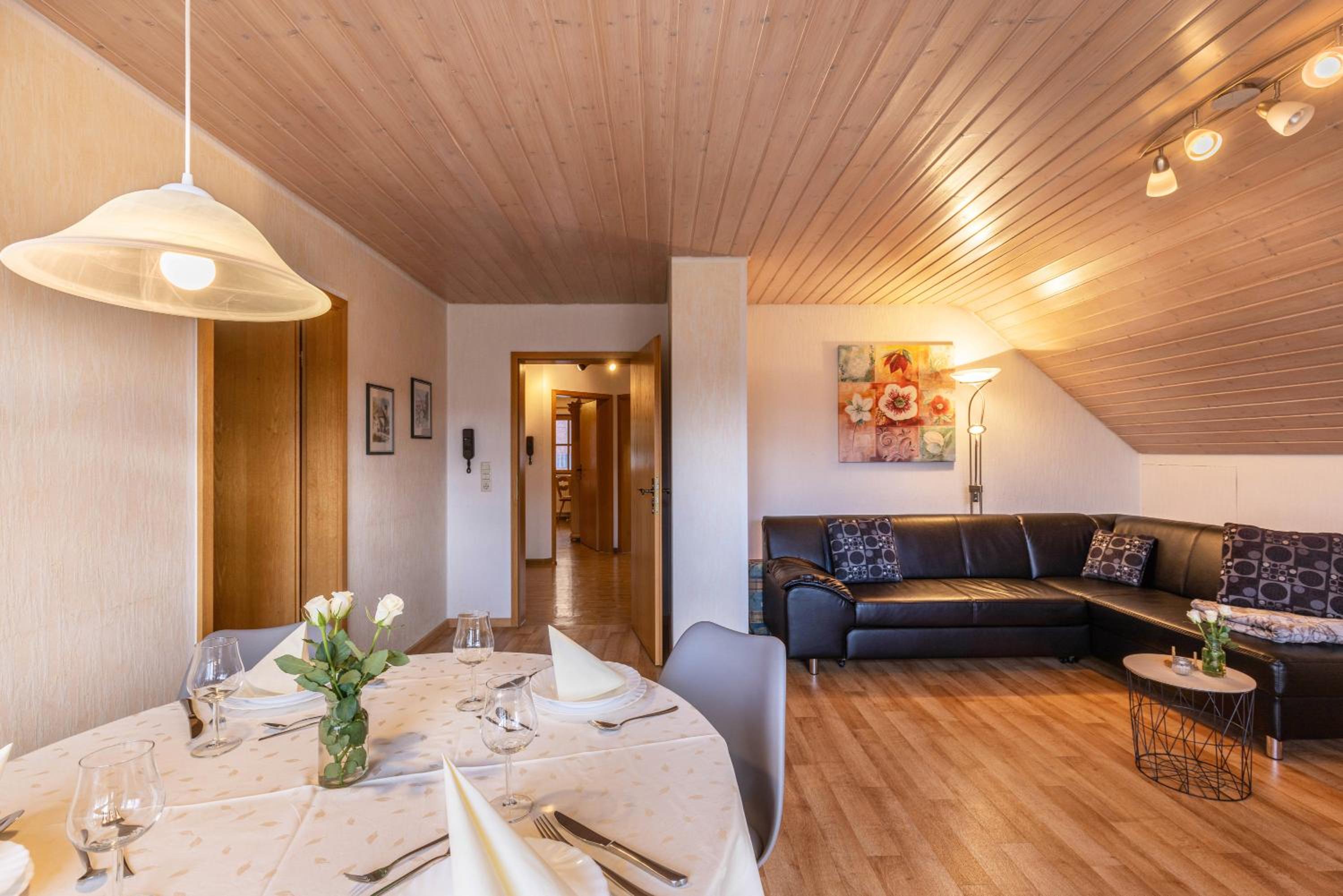 Two-Bedroom Deluxe Apartment with Garden View photo 1