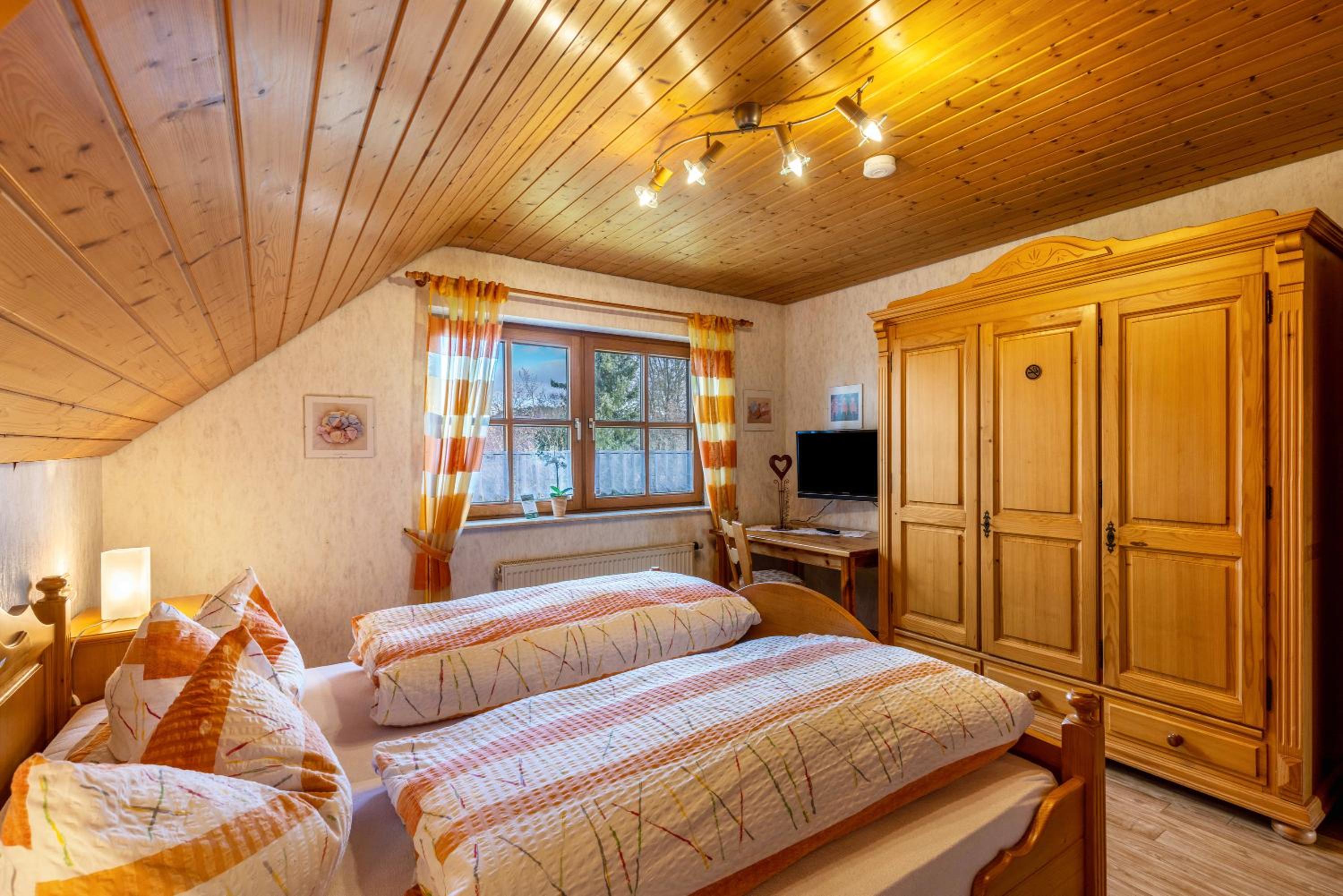 Two-Bedroom Deluxe Apartment with Garden View photo 3