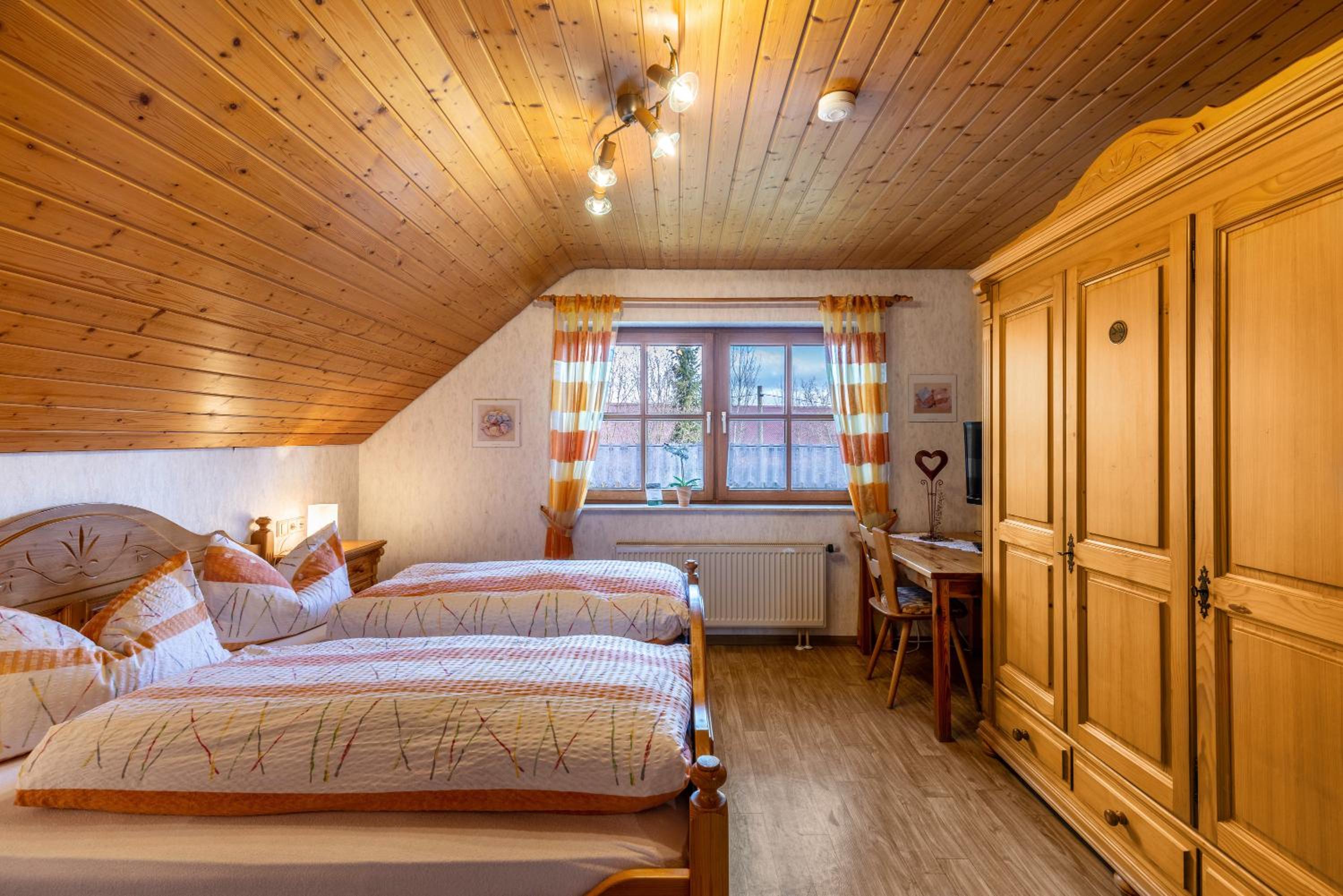 Two-Bedroom Deluxe Apartment with Garden View photo 2