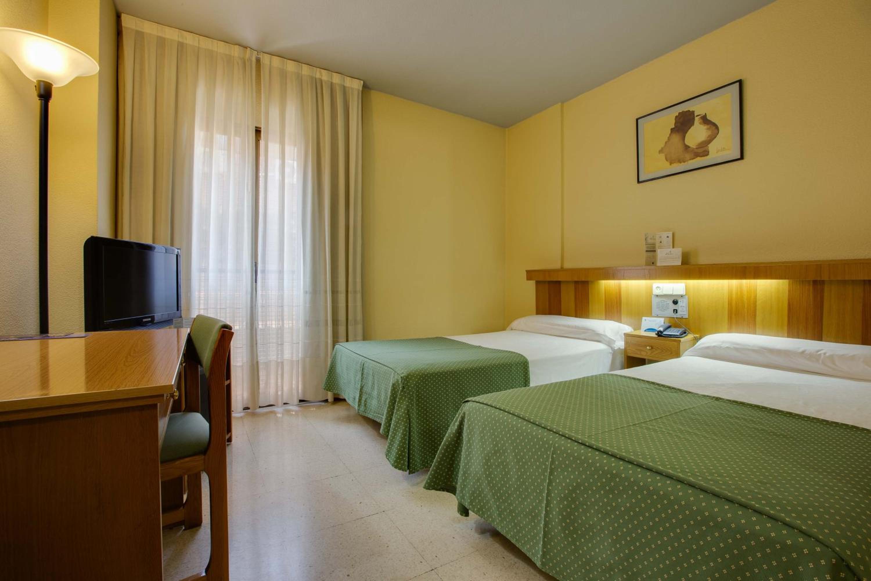 Double Room - Photo 4