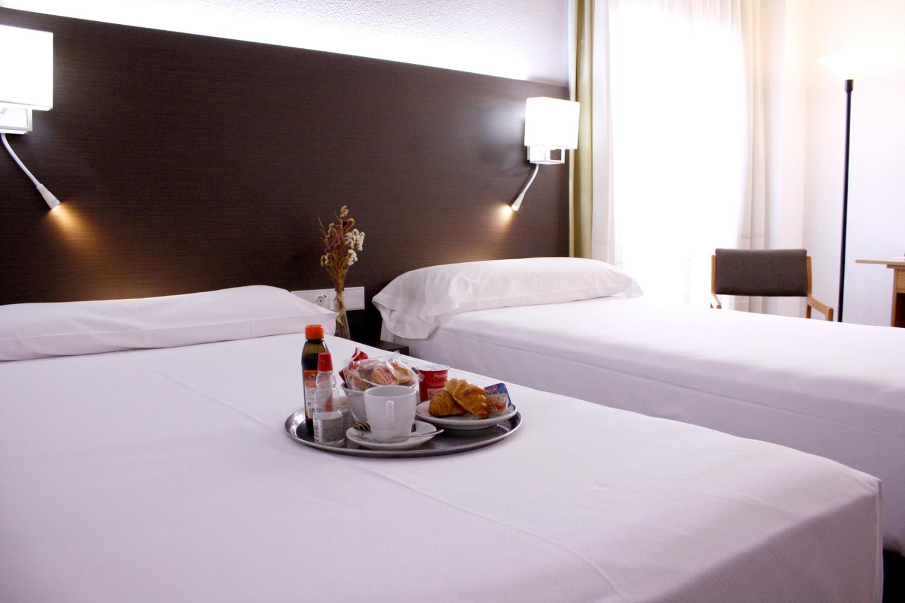 Double Room - Photo 6