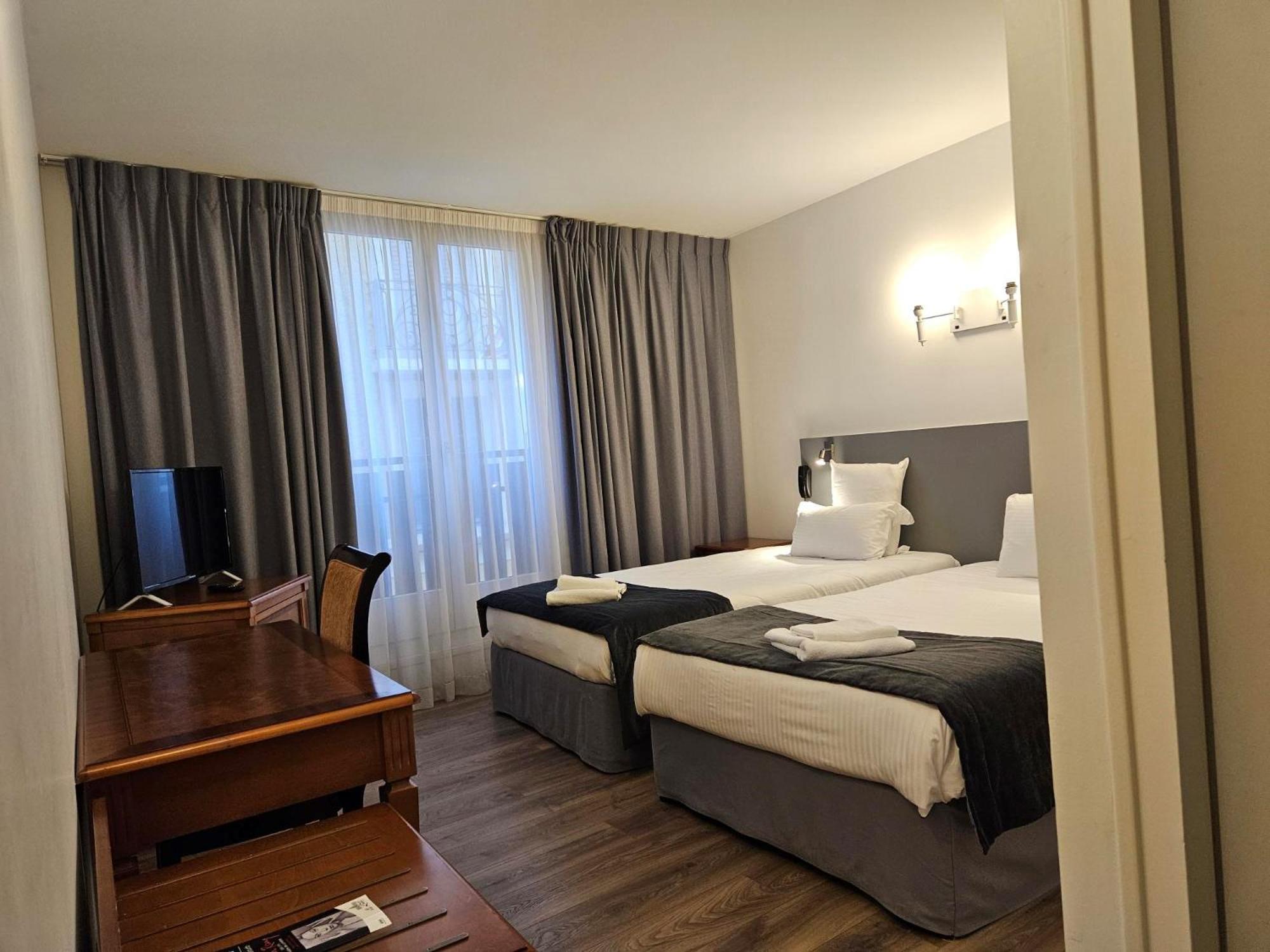 Double Room with Garden View - Photo 4