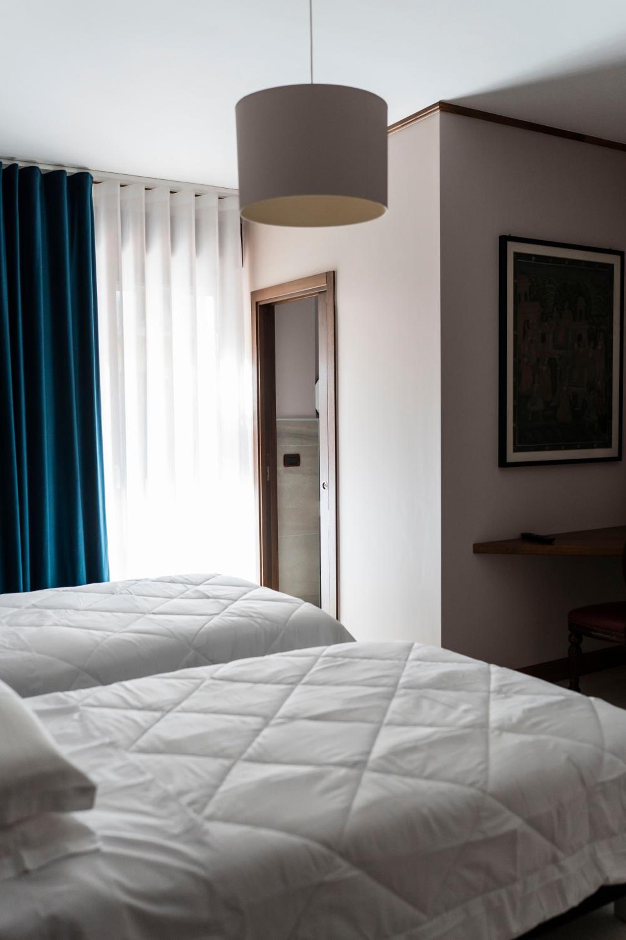 Deluxe Room - Photo 15