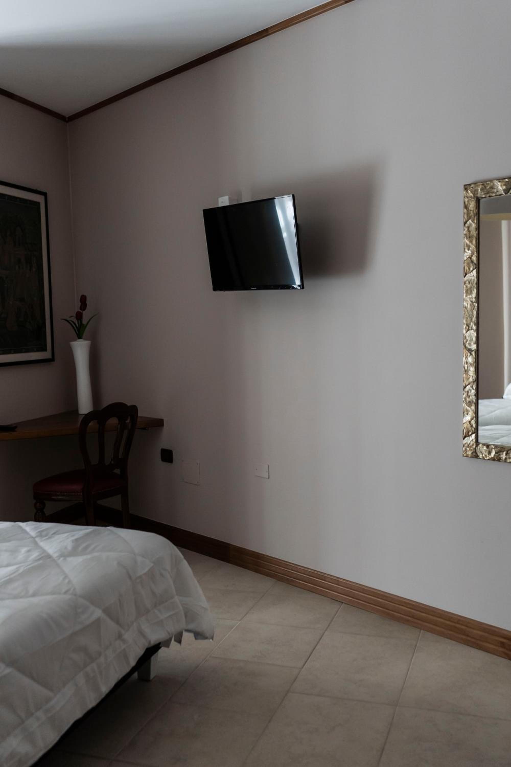 Deluxe Room - Photo 14