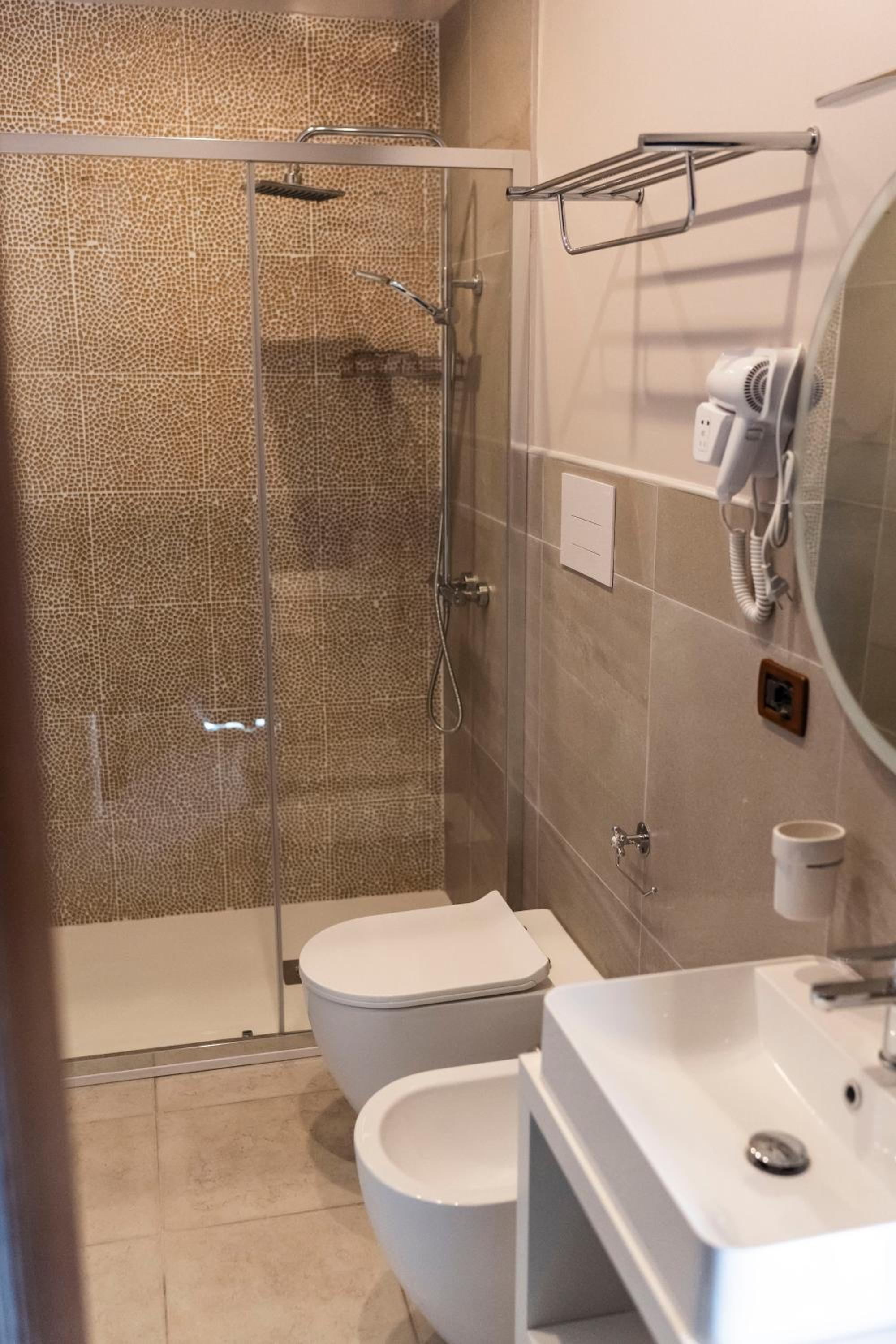 Deluxe Suite - Photo 3