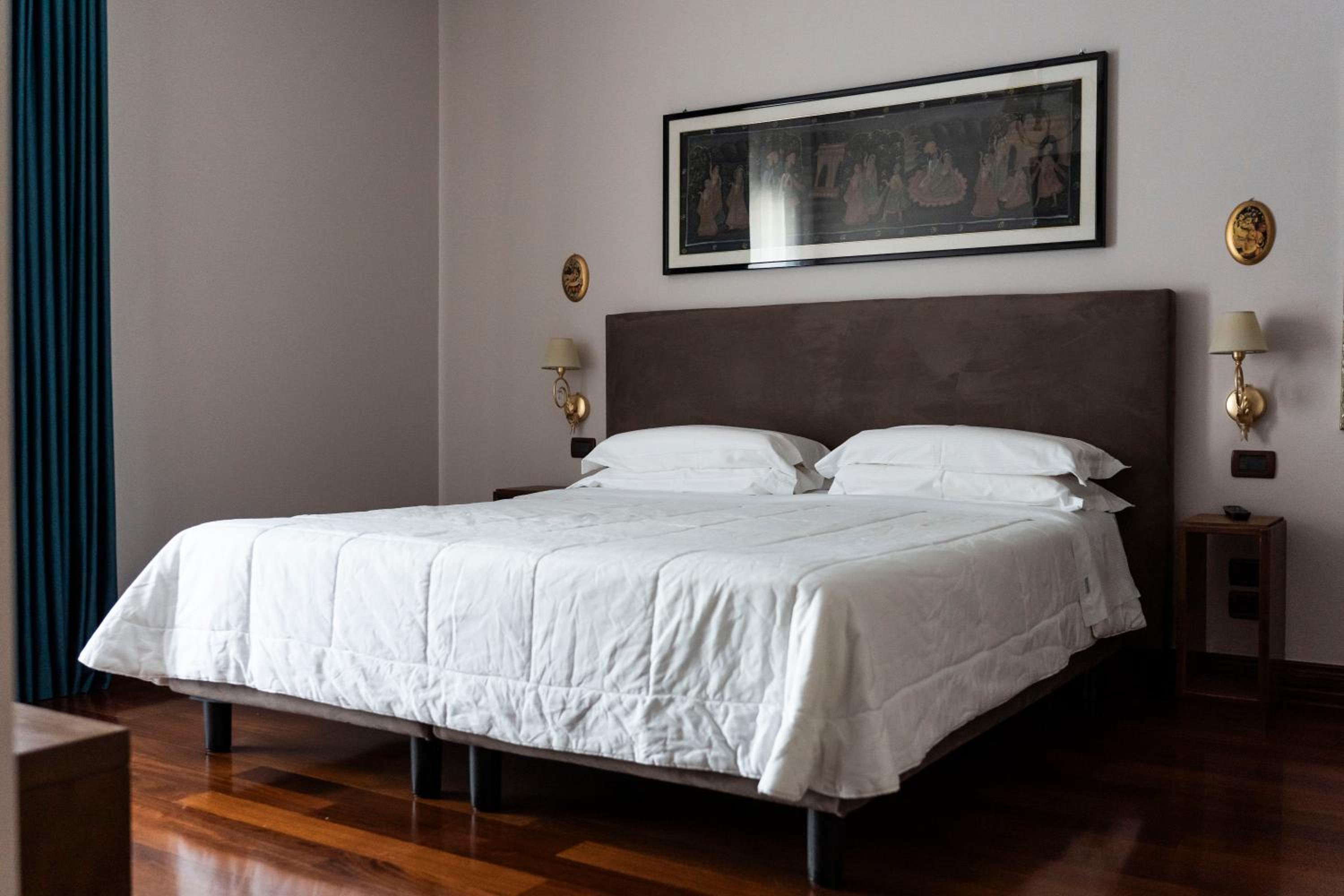 Deluxe Room - Photo 1