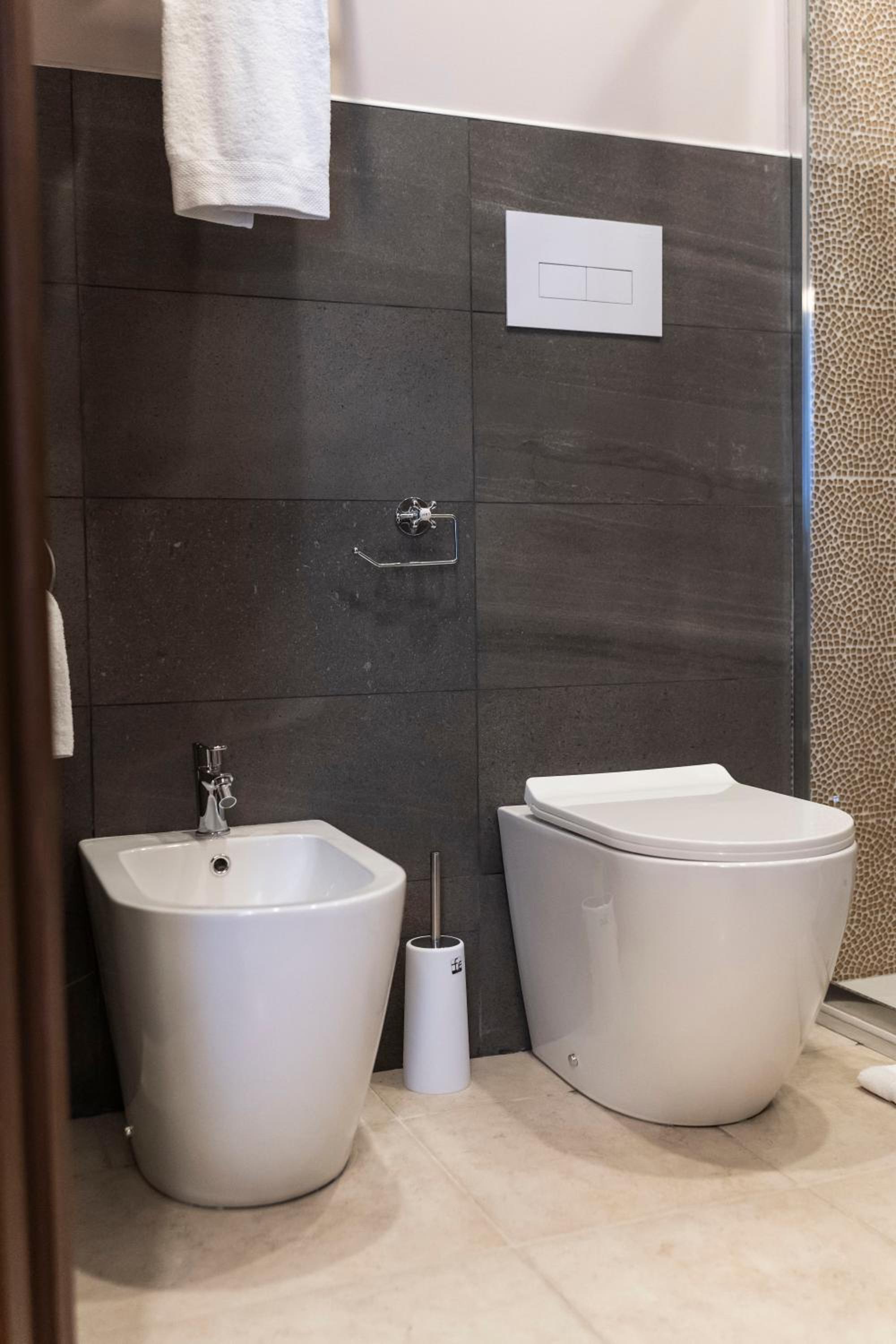 Deluxe Room - Photo 10