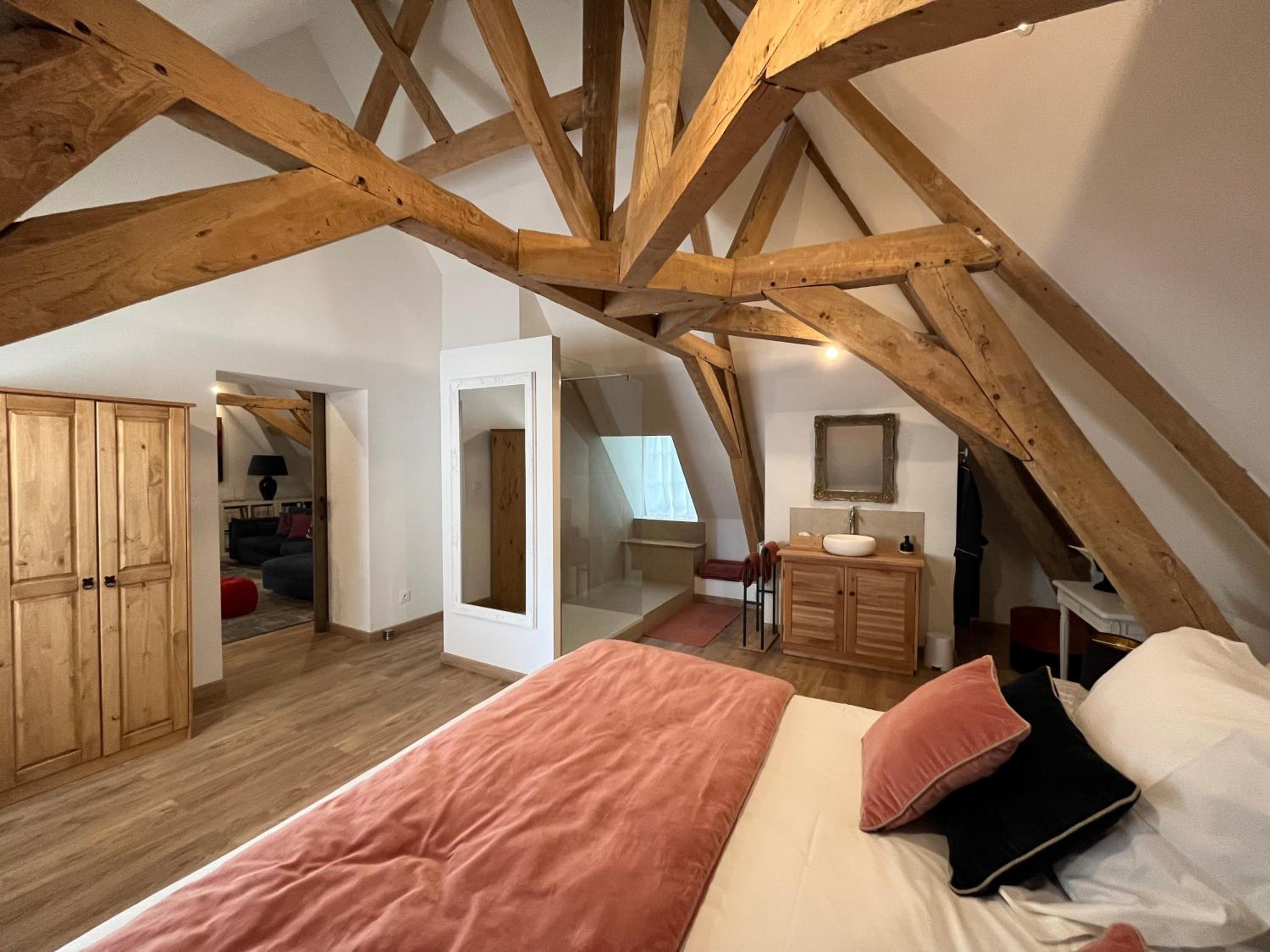 Superior Suite - Photo 2