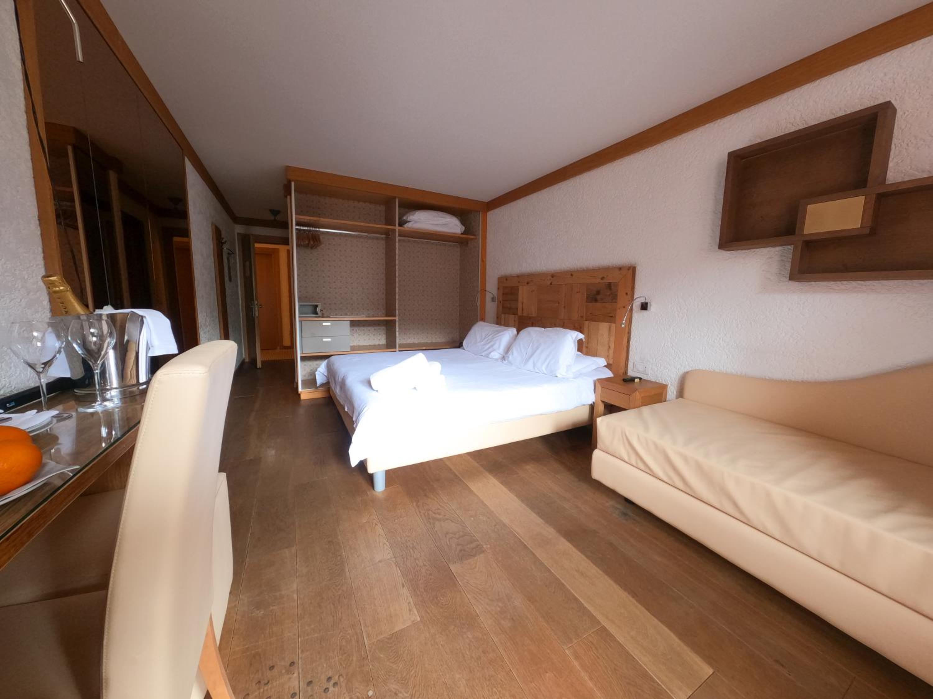 Triple Room - Photo 8