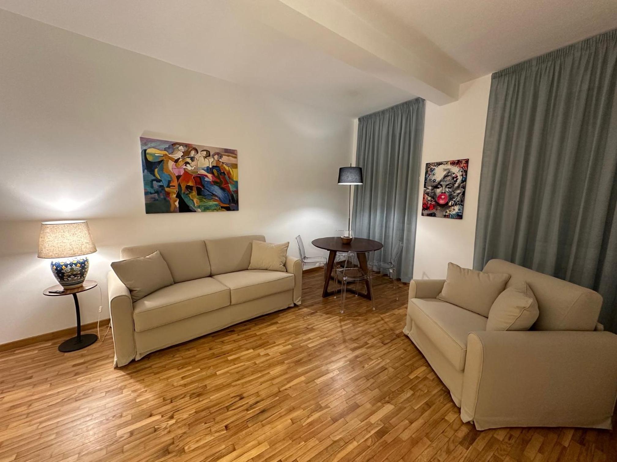 One-Bedroom Apartment photo 2