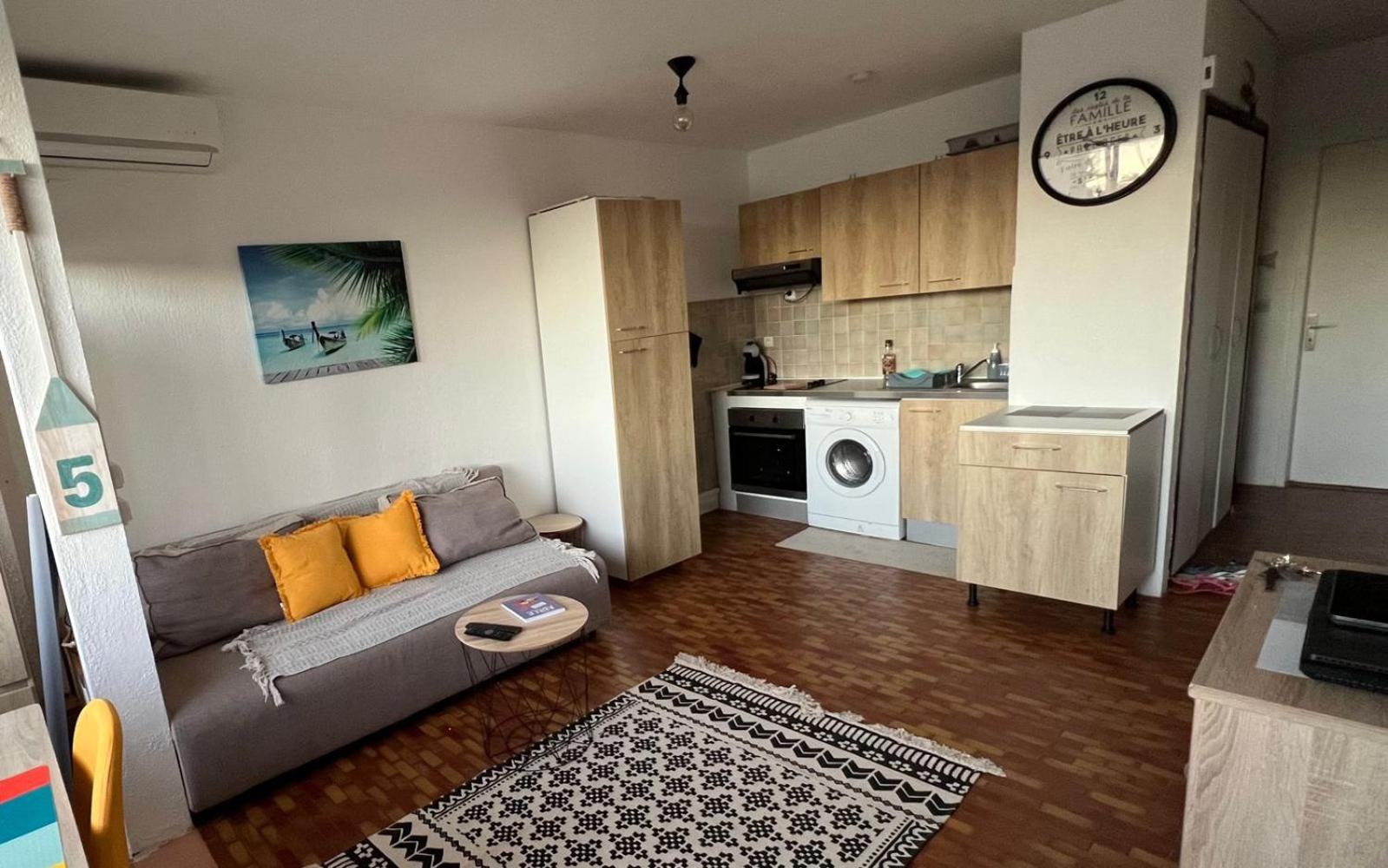 One-Bedroom Apartment photo 3
