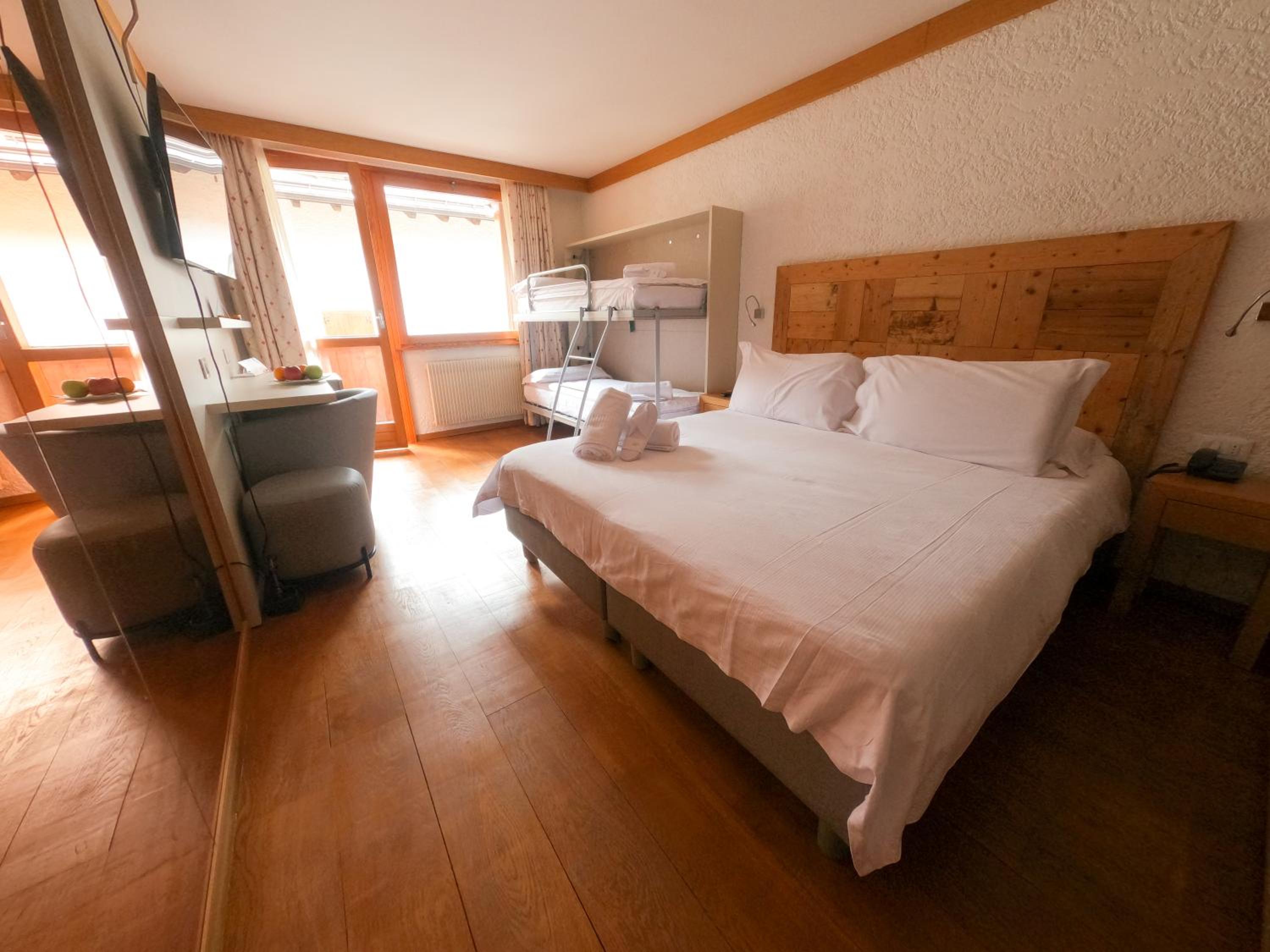 Quadruple Room - Photo 6