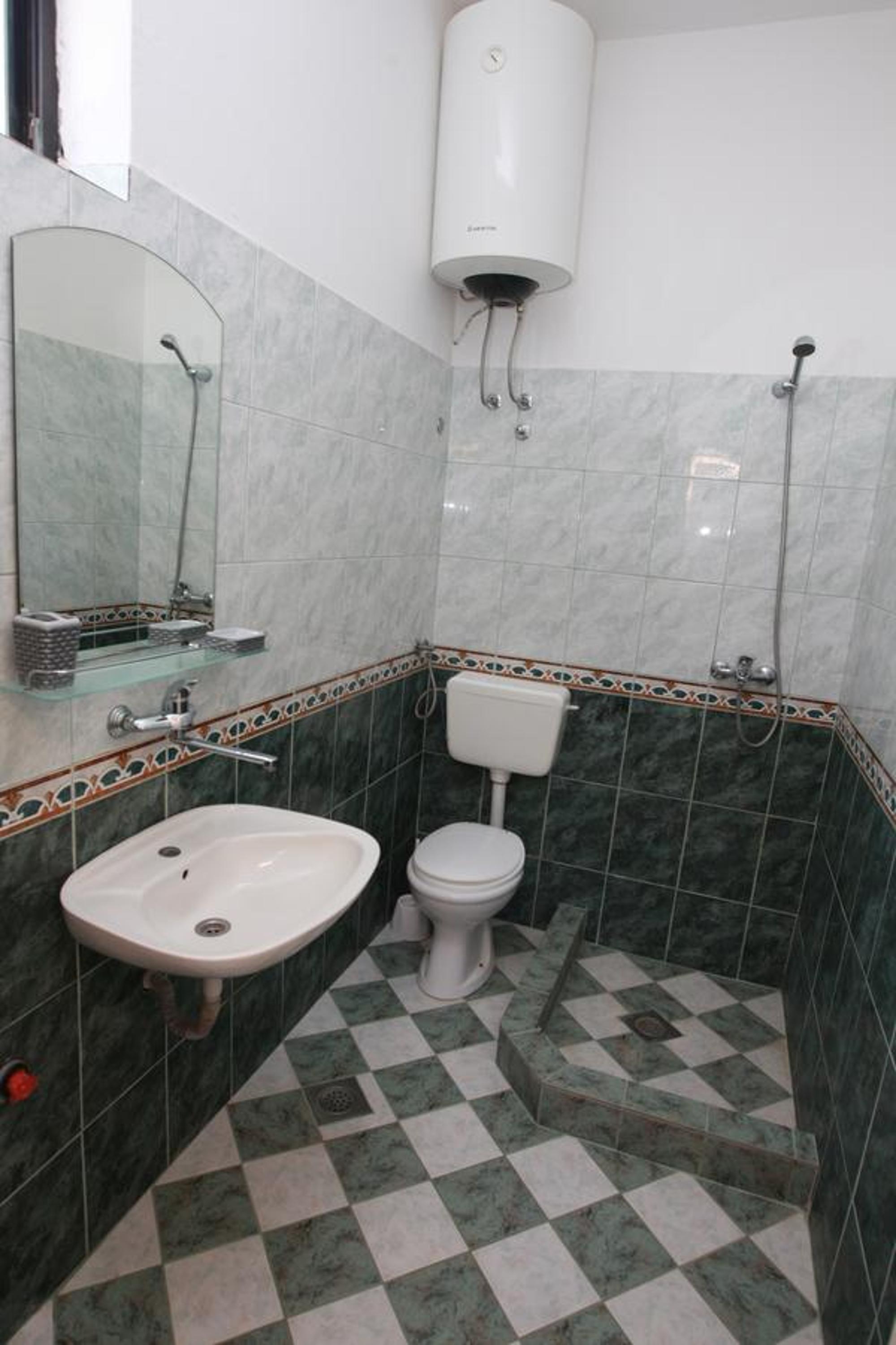 Studio Apartment - Photo 2
