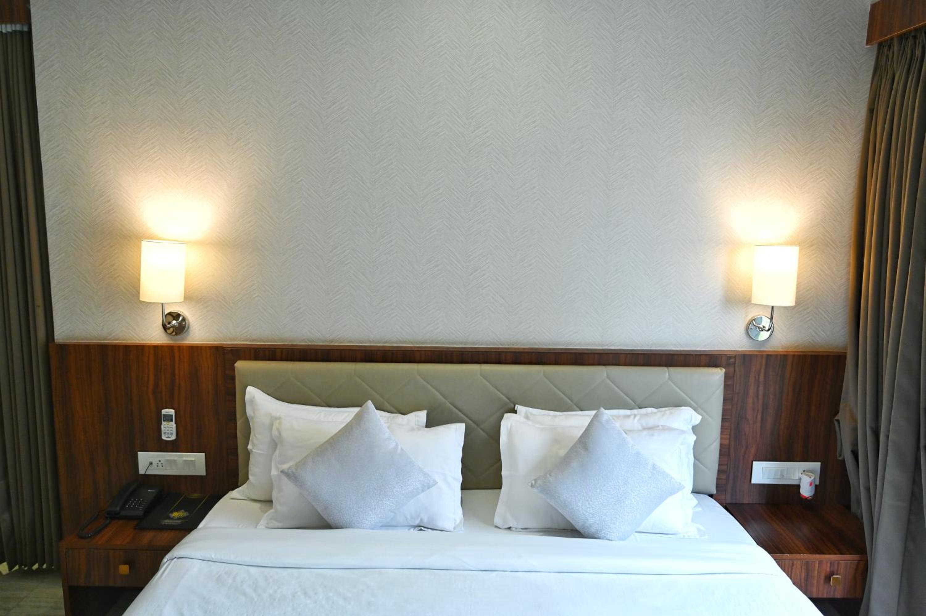 Deluxe Room - Photo 1