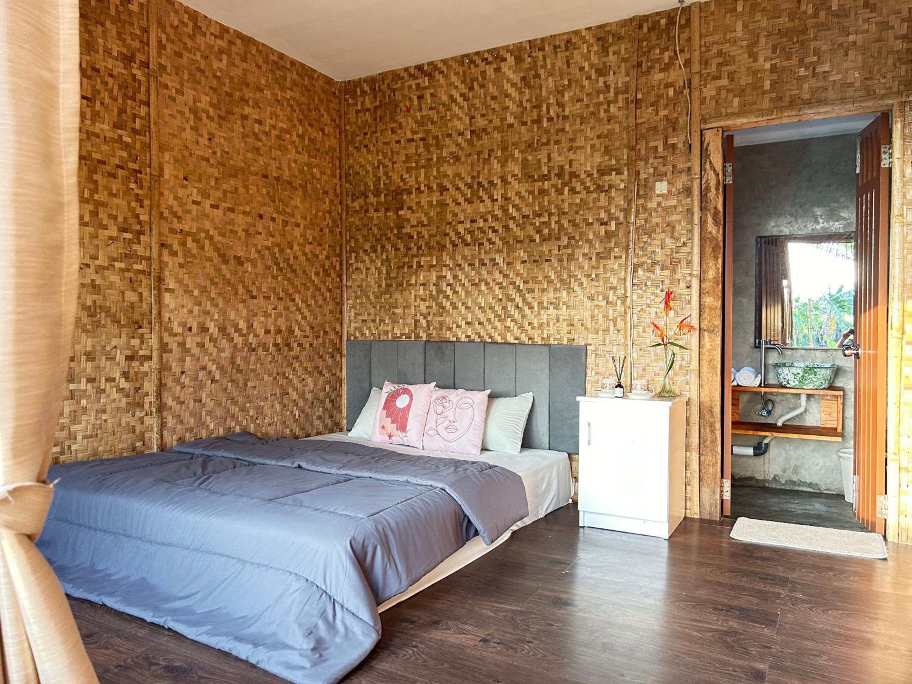 Deluxe Double Room with Balcony - Photo 1