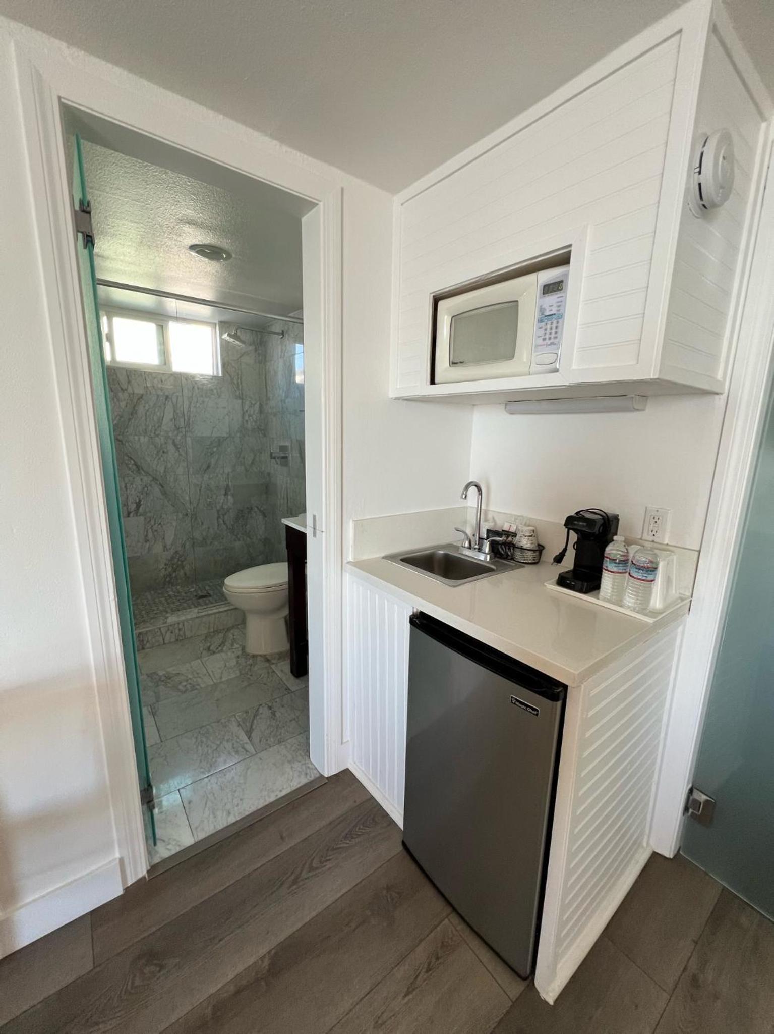 Queen Room with Ocean View - Photo 5