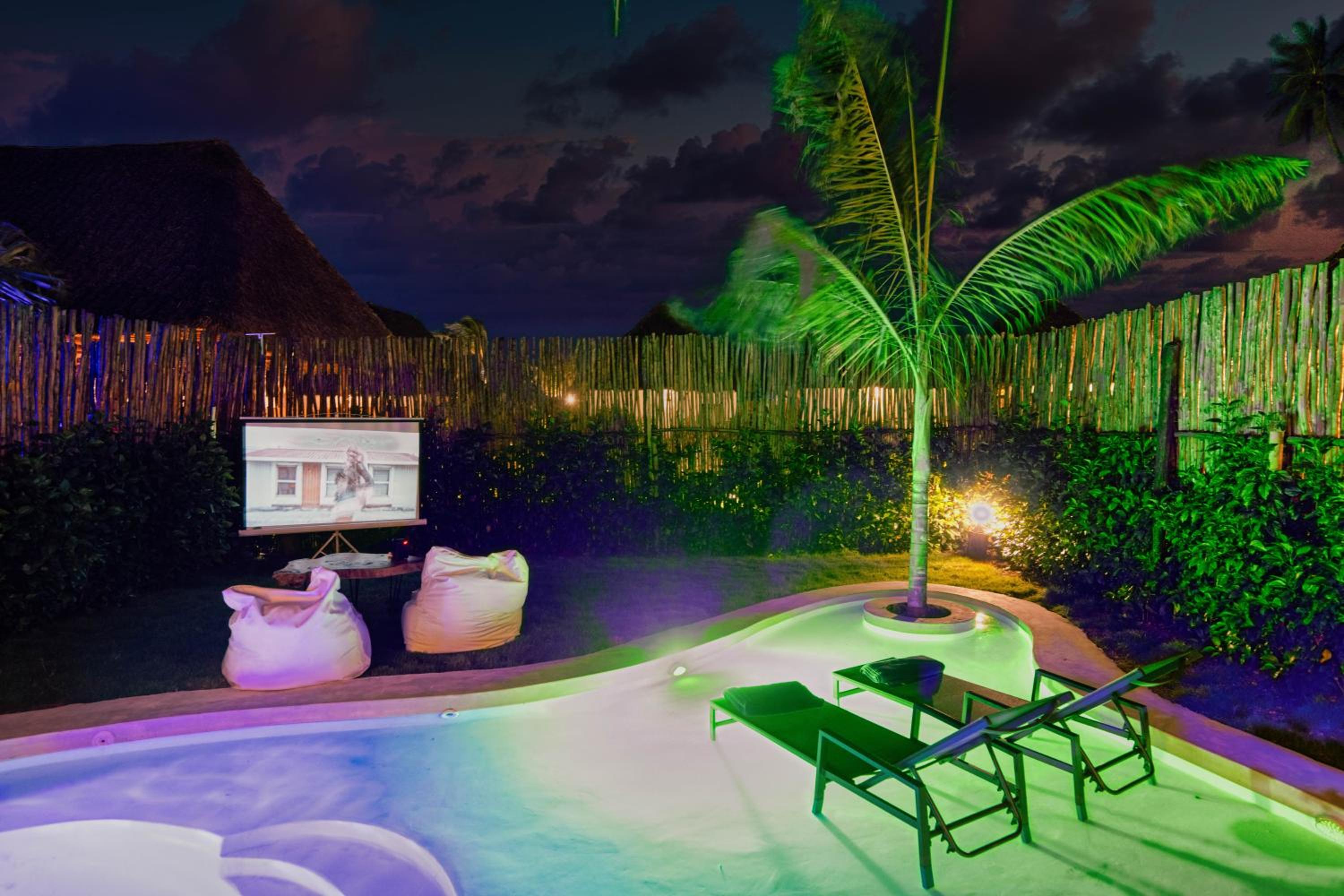 Villa with Private Pool - Photo 19